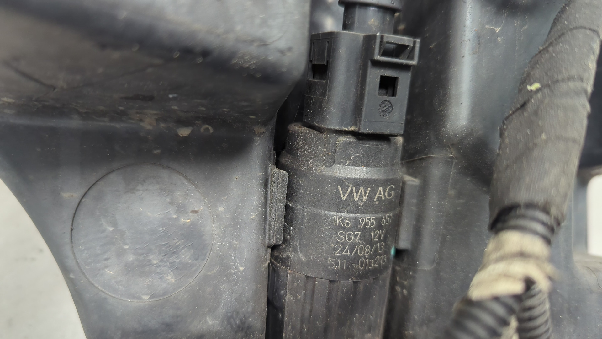 Бачок омывателя лобового стекла