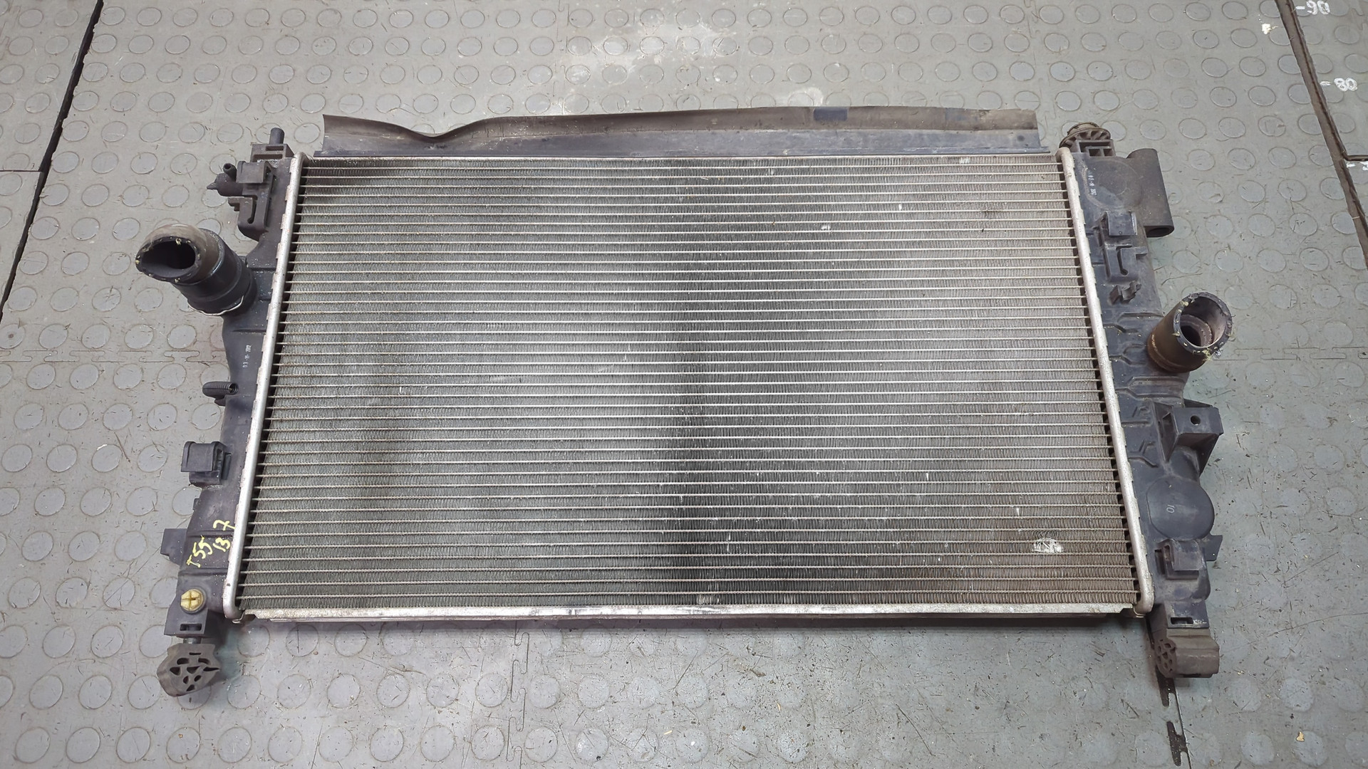Радиатор охлаждения двигателя основной