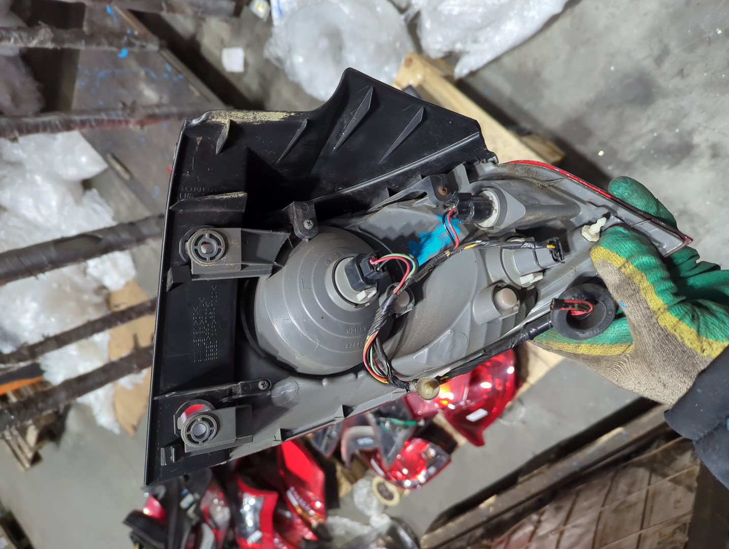 Фонарь задний левый