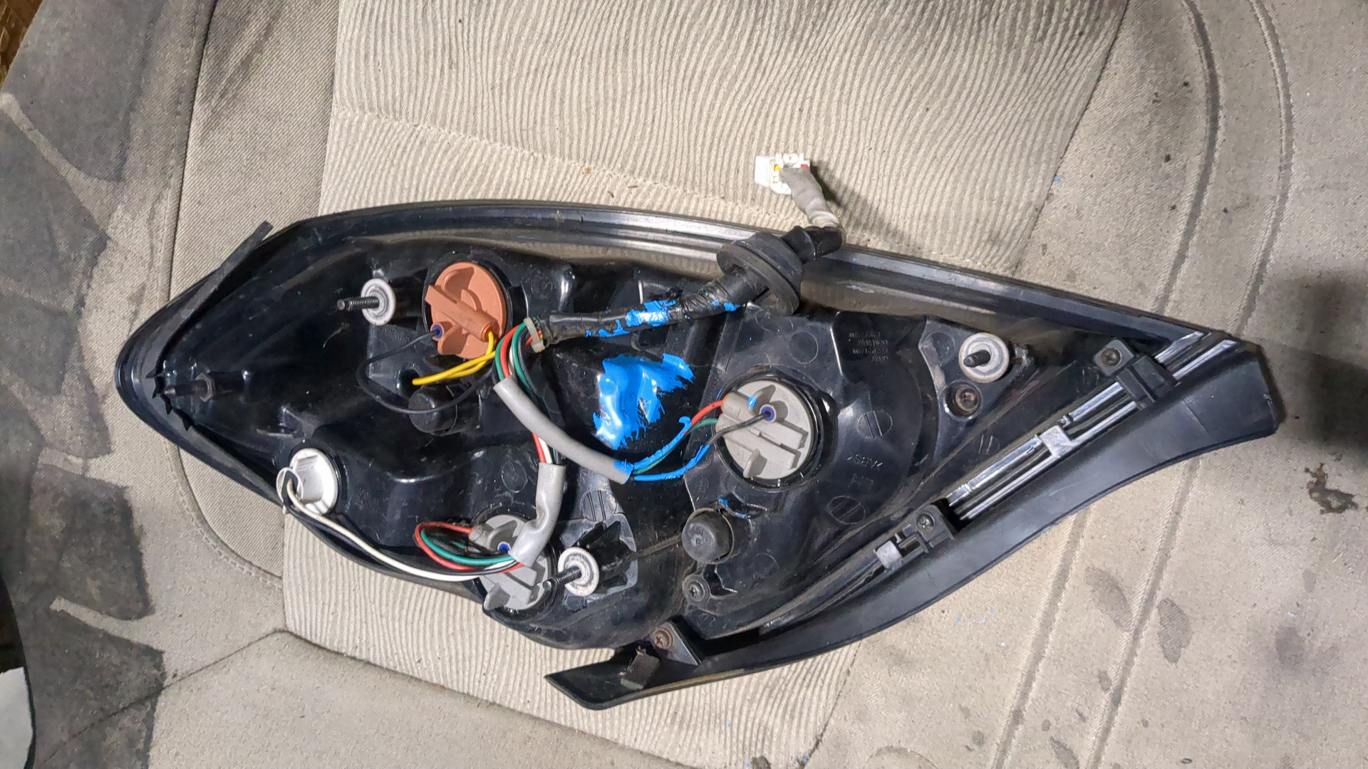 Фонарь задний левый