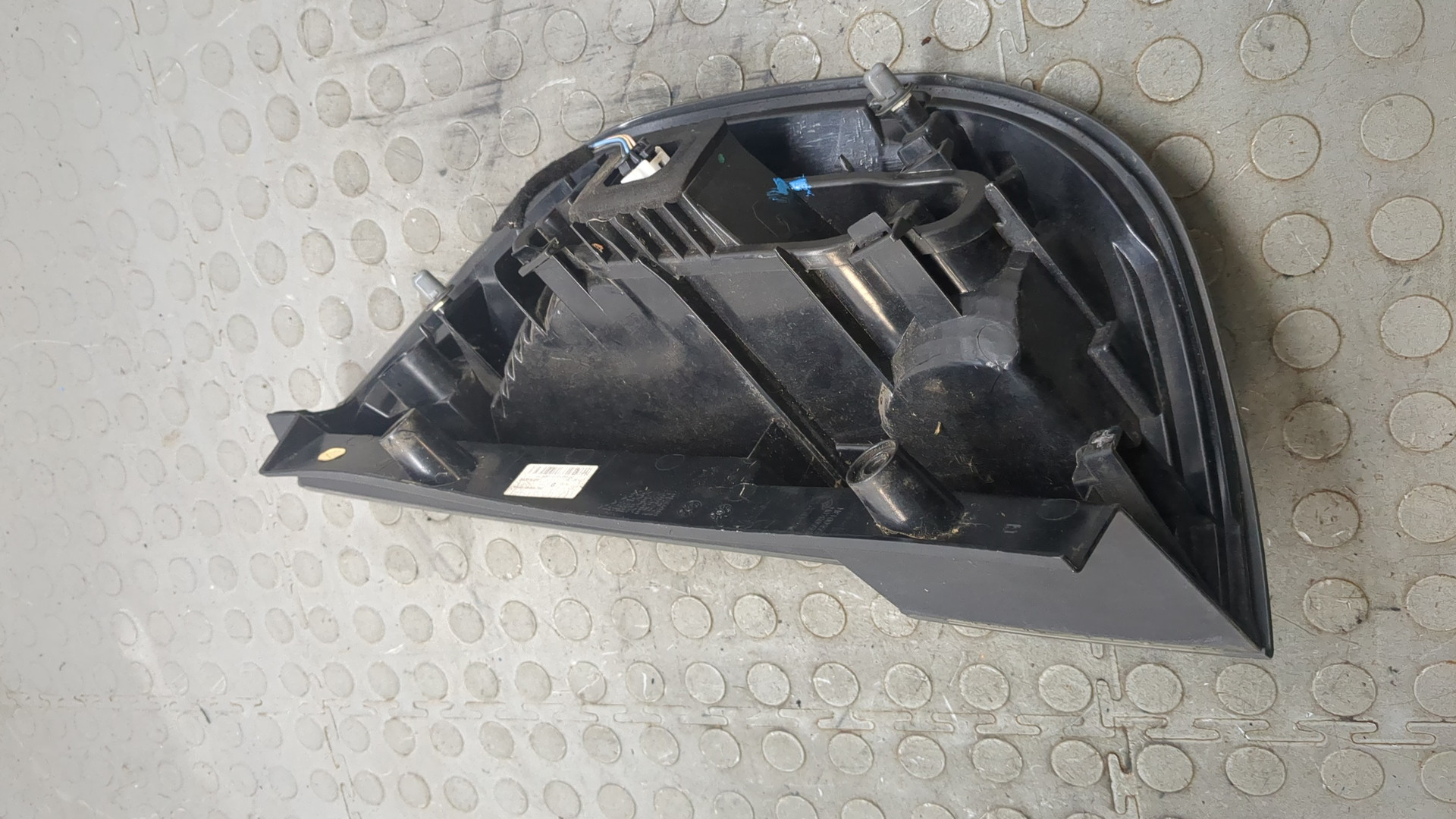 Фонарь задний левый