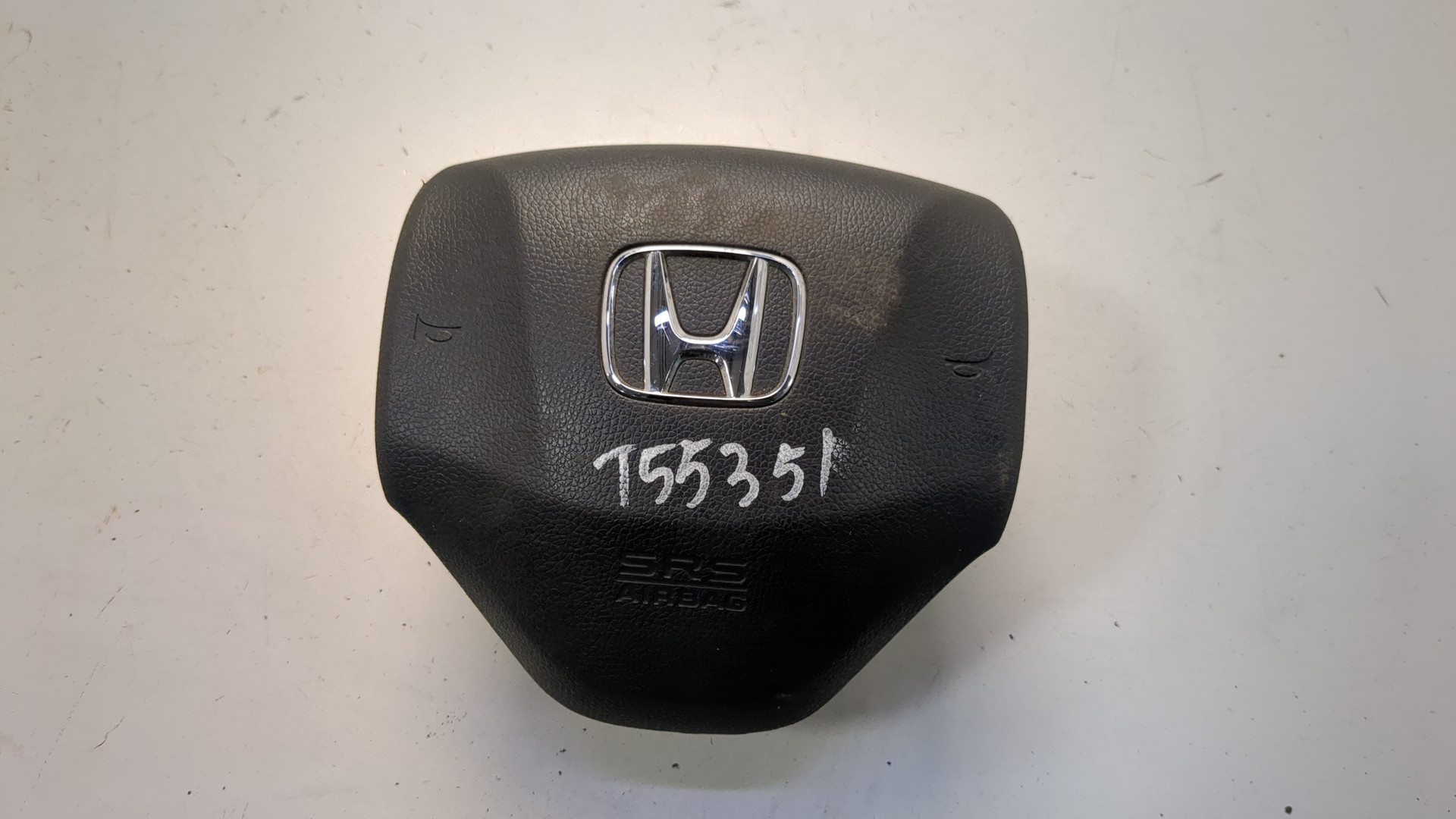 Подушка безопасности в рулевое колесо