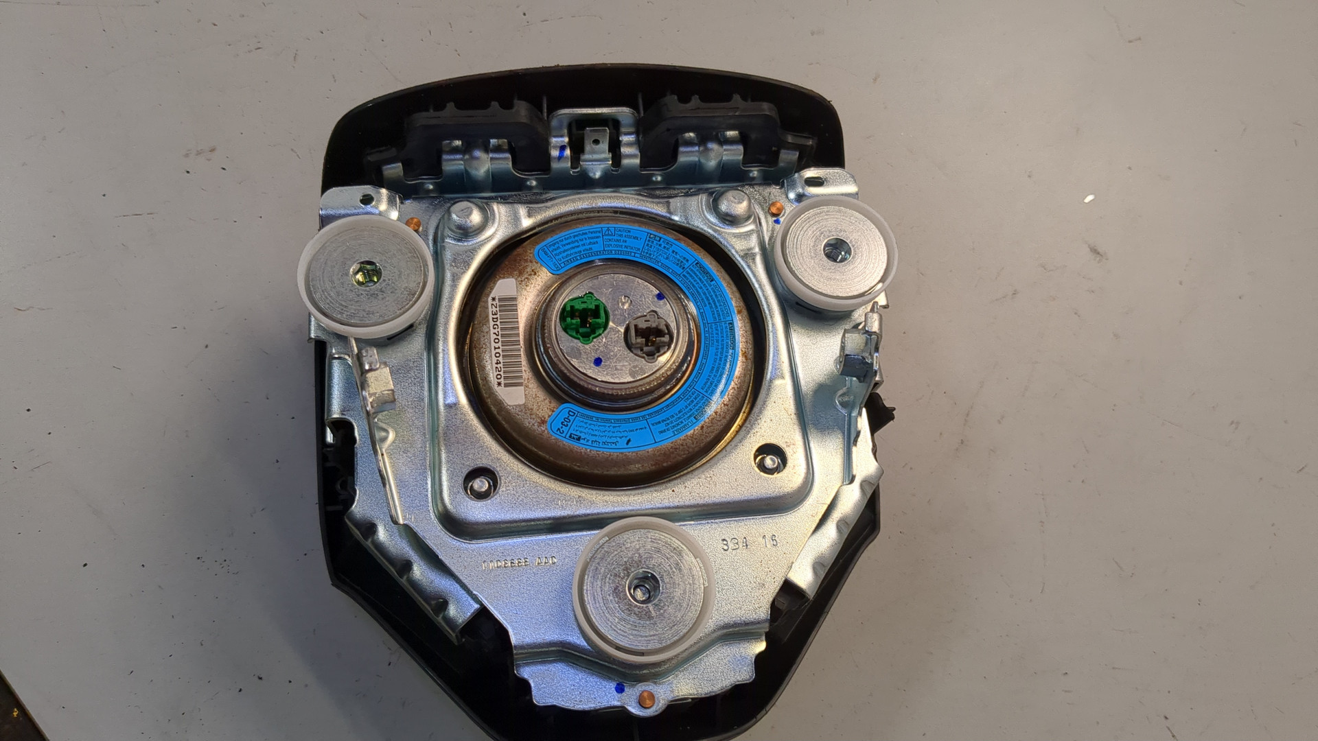 Подушка безопасности в рулевое колесо