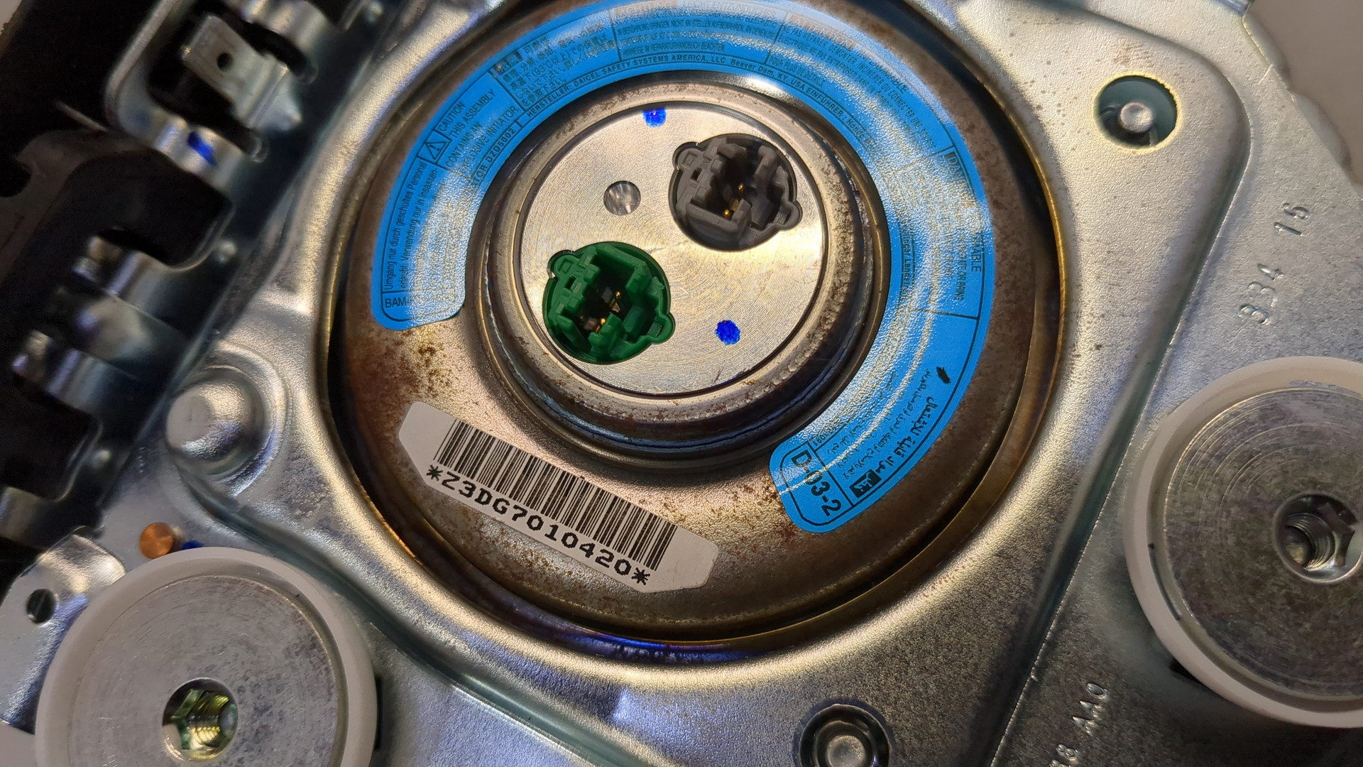 Подушка безопасности в рулевое колесо