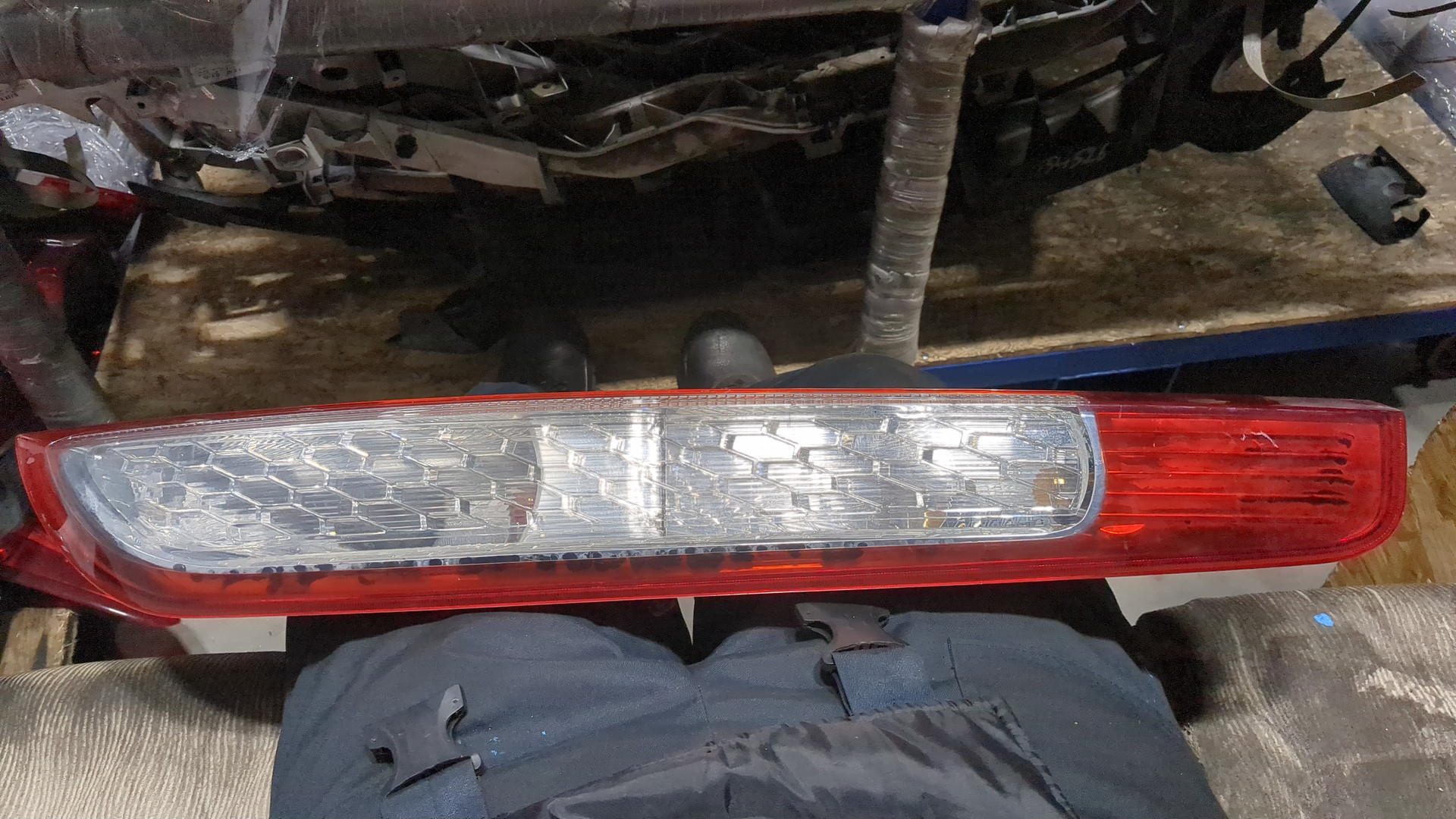 Фонарь задний правый