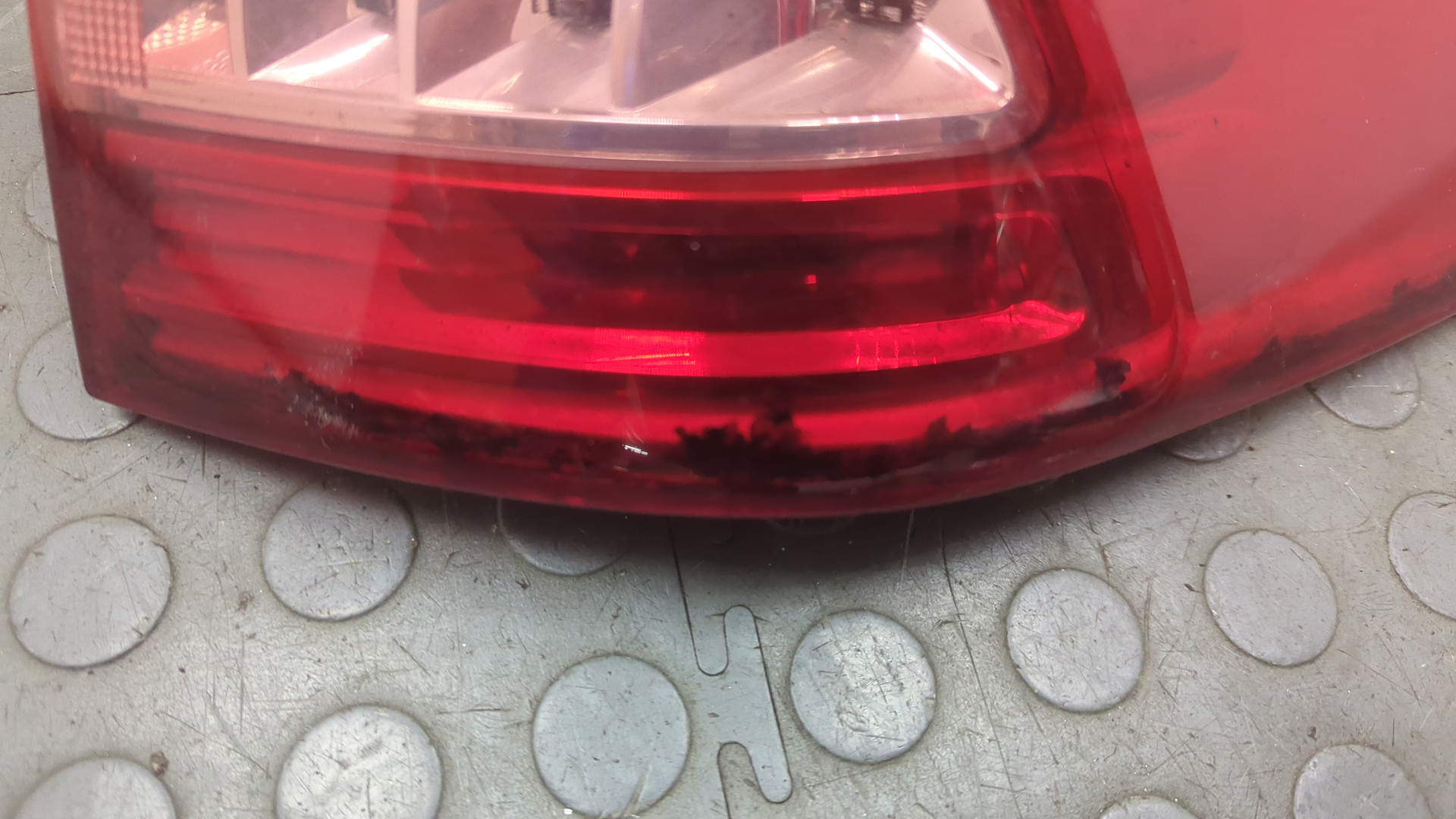 Фонарь задний правый