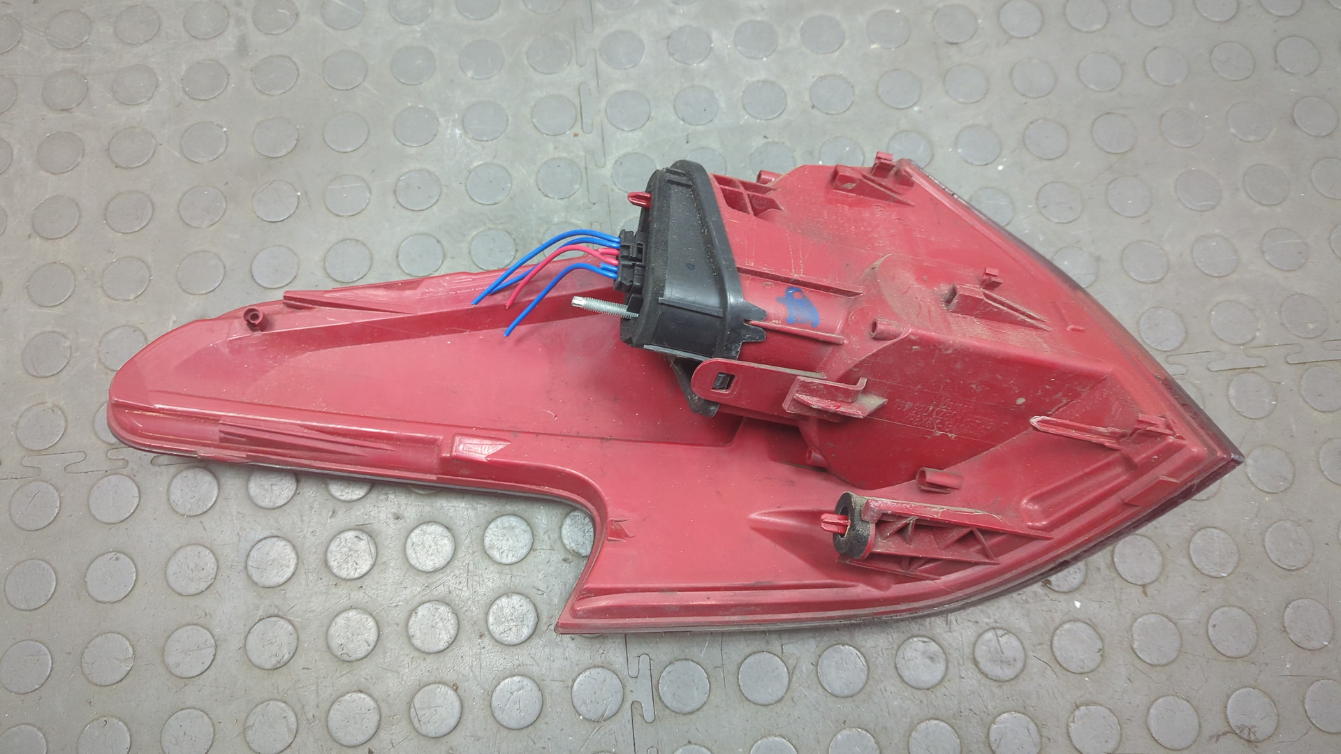 Фонарь задний правый