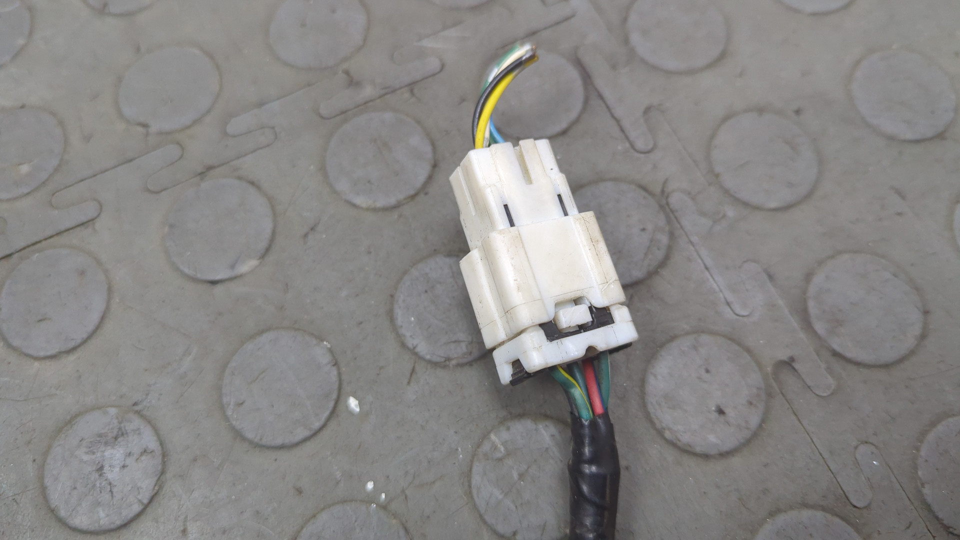 Фонарь задний левый