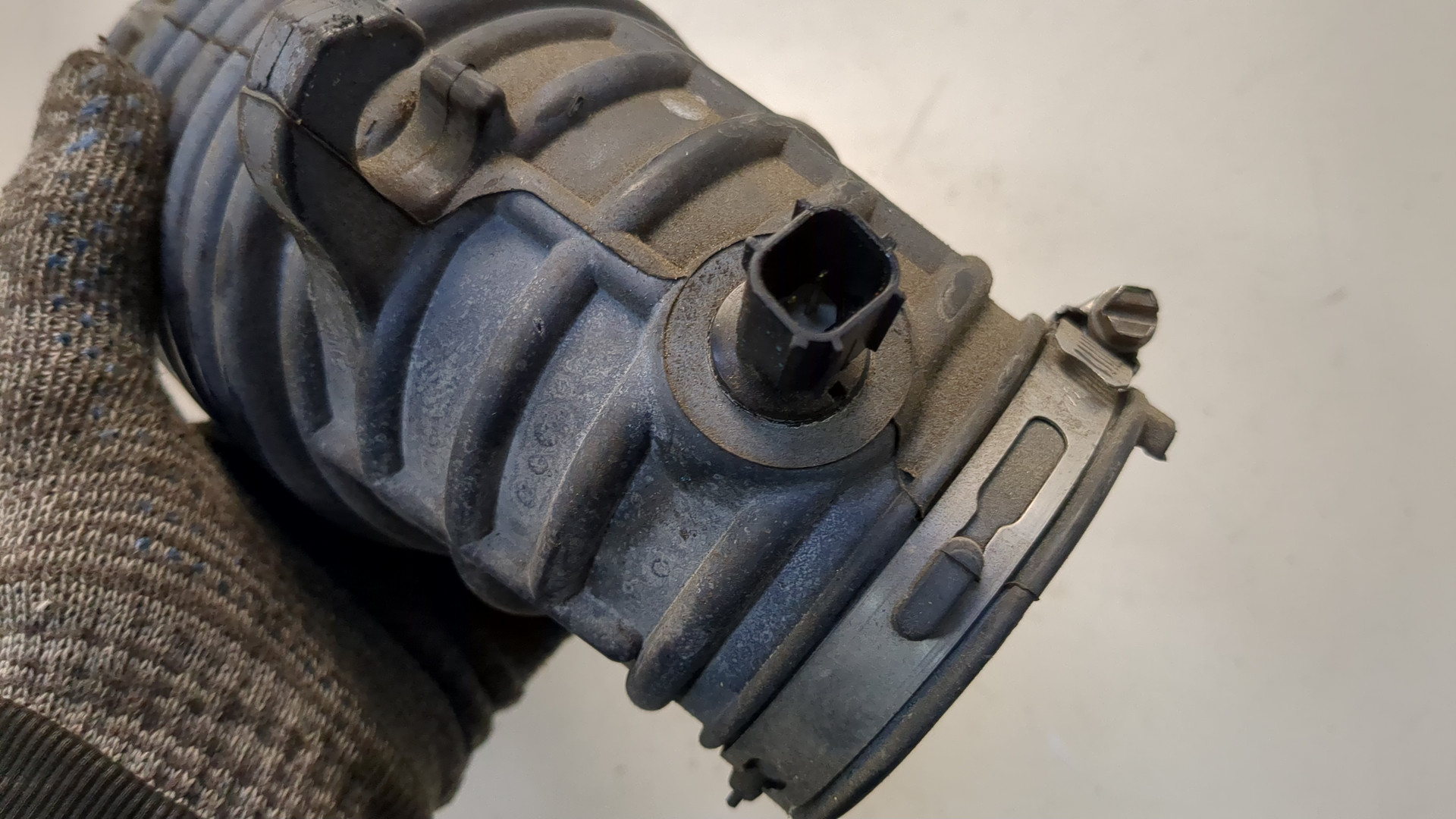 Патрубок воздушного фильтра