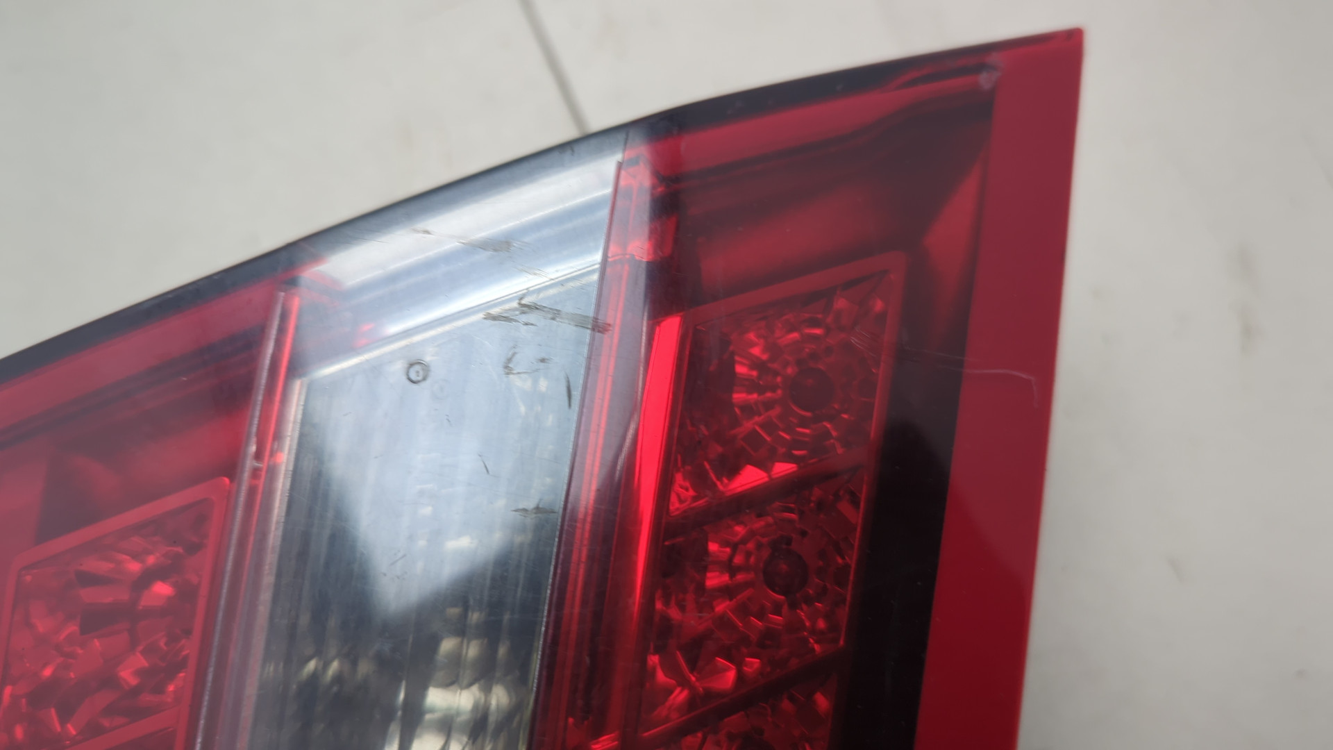 Фонарь задний внутренний левый