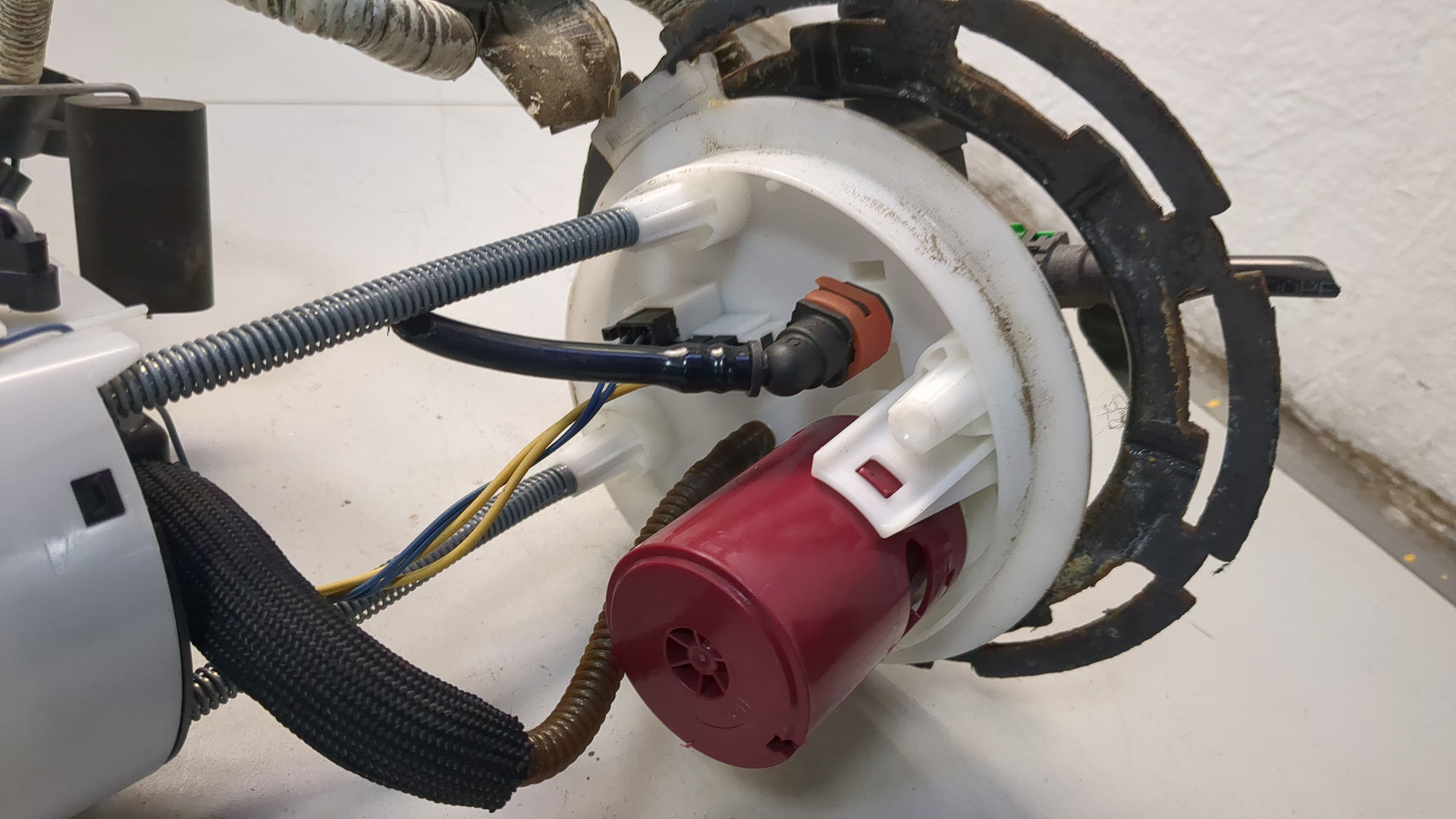 Насос топливный электрический