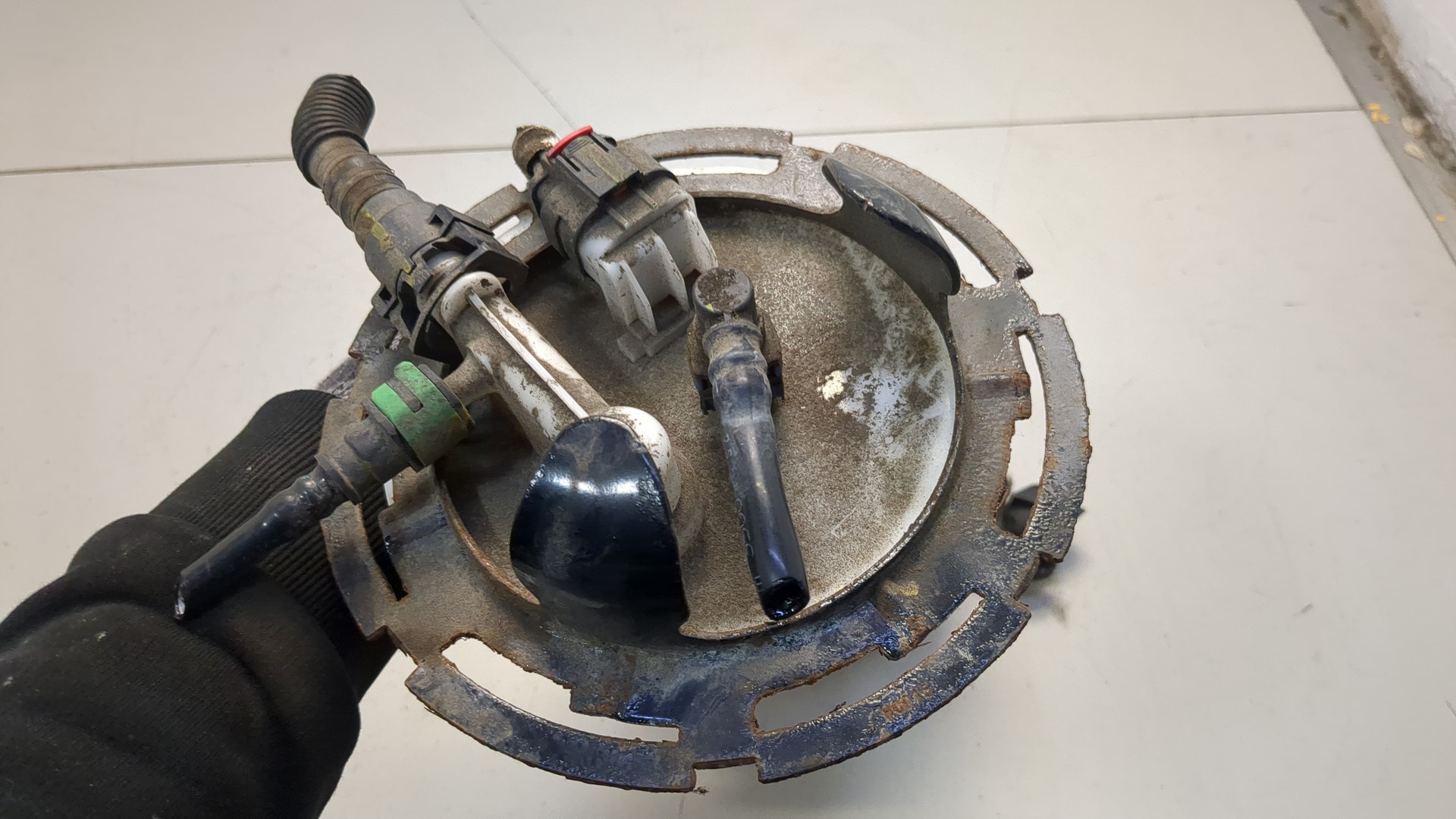 Насос топливный электрический