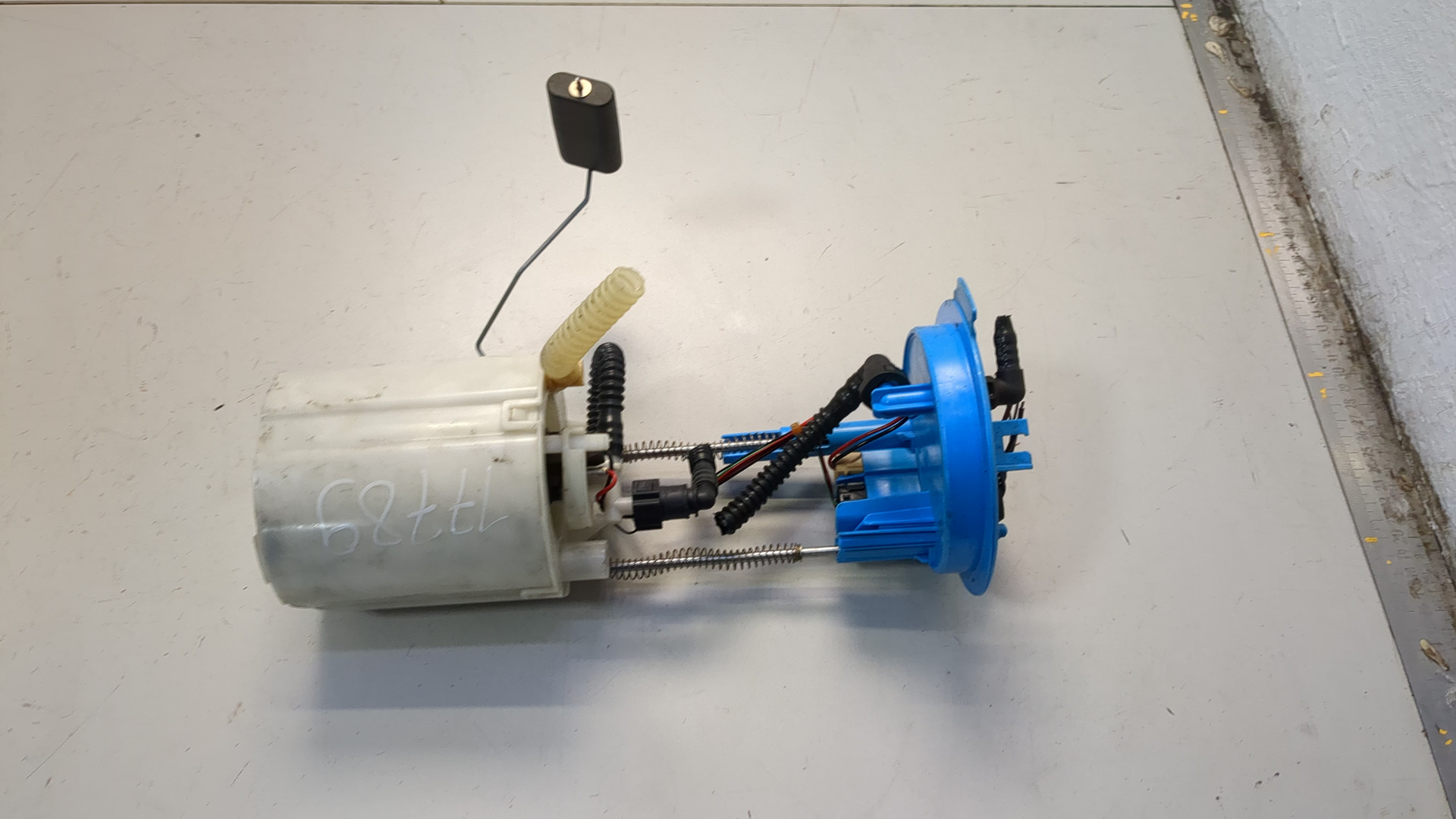 Насос топливный электрический