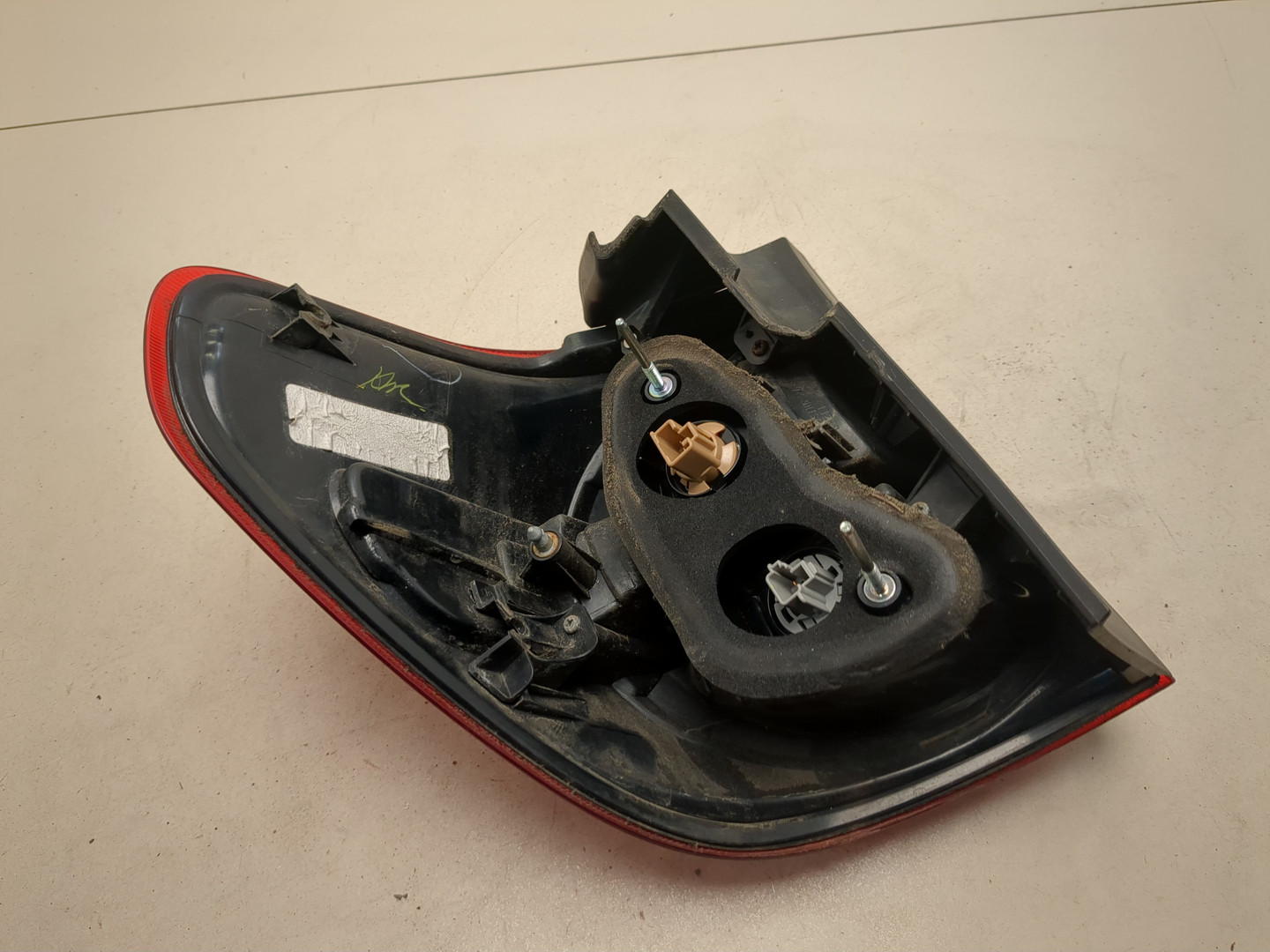 Фонарь задний правый