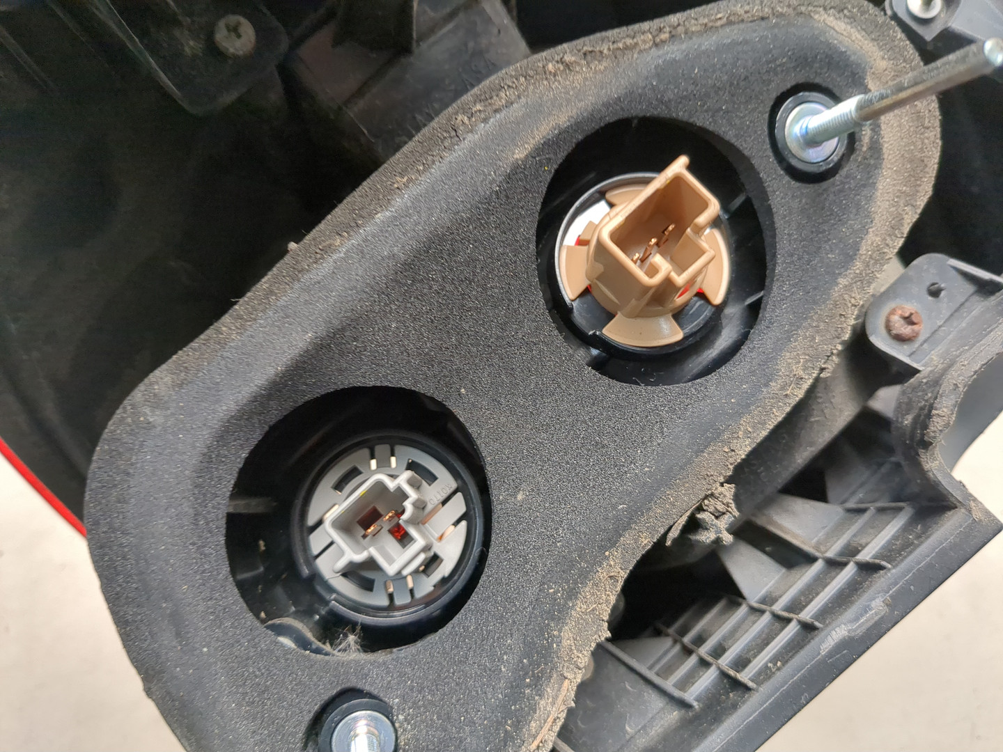 Фонарь задний правый