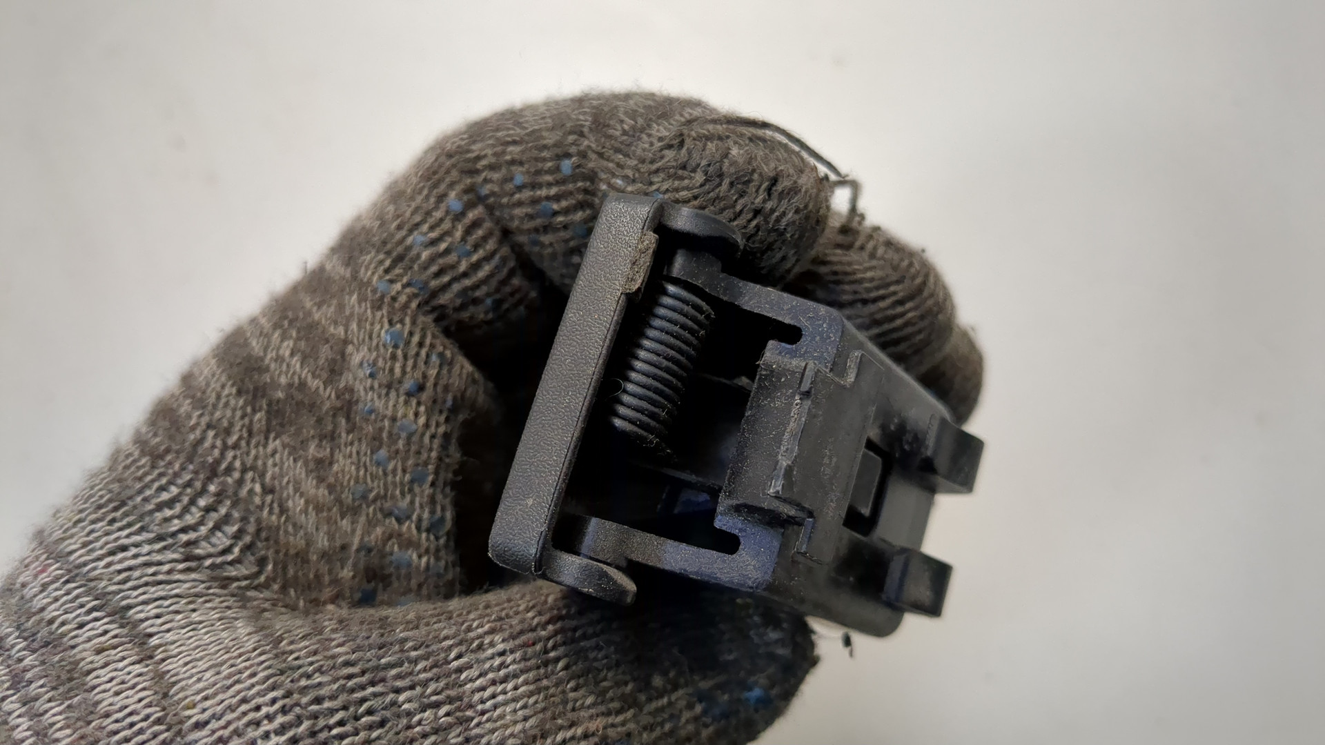 Ручка открывания капота