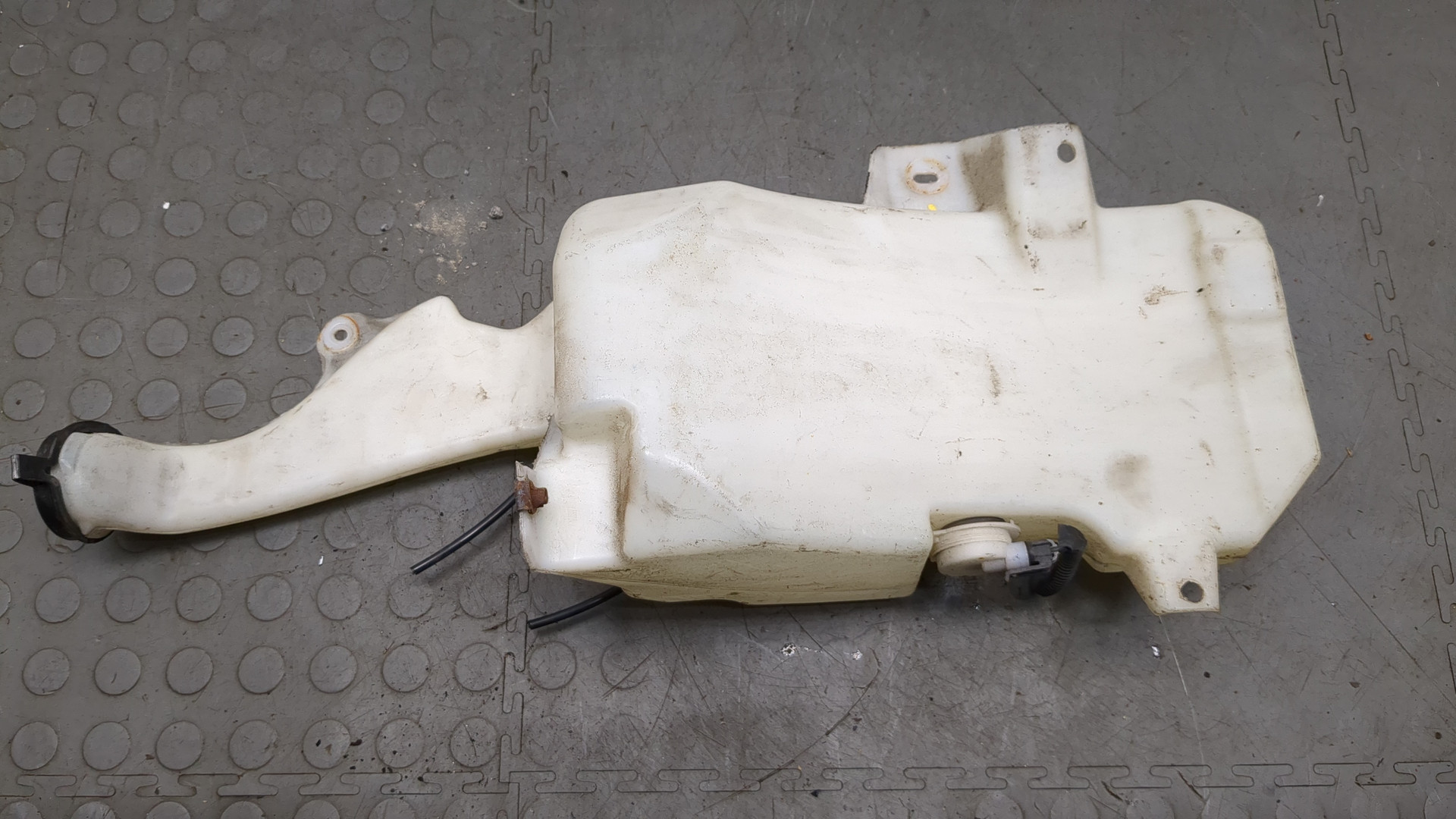 Бачок омывателя лобового стекла