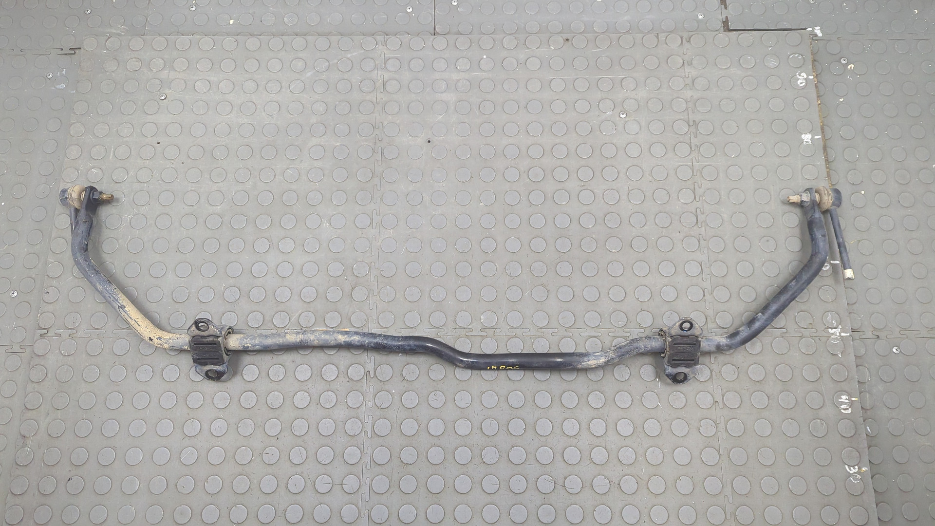 Стабилизатор передний