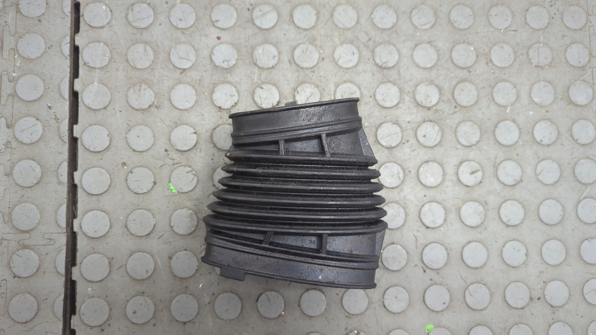 Патрубок воздушного фильтра