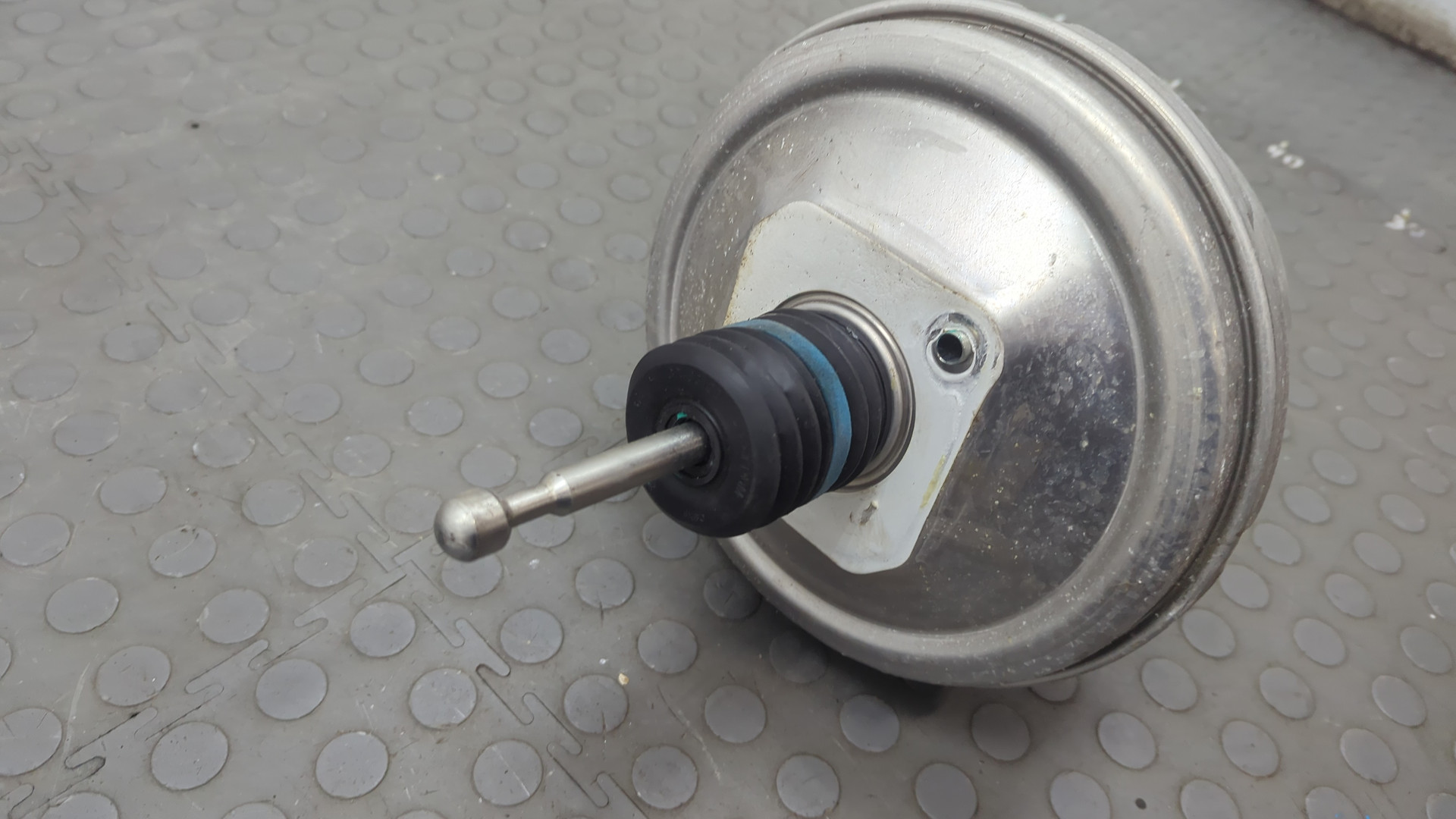 Цилиндр тормозной главный