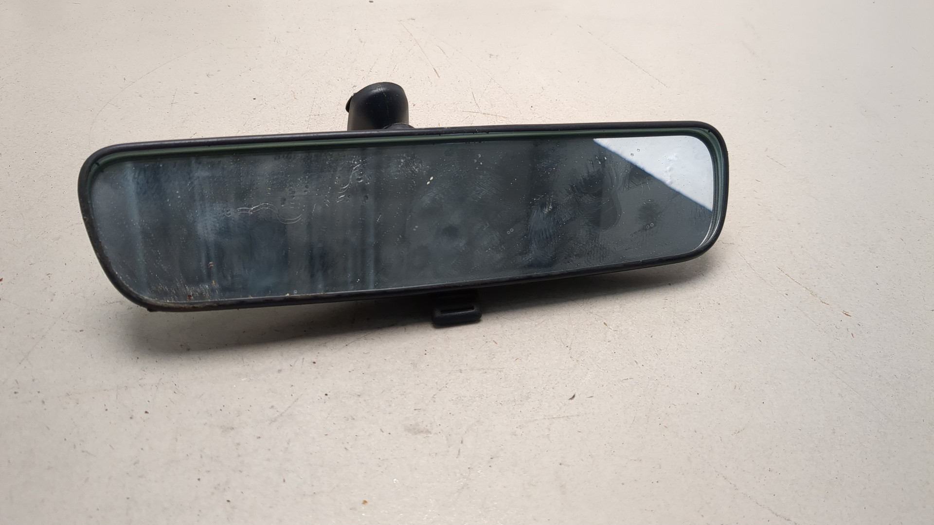 Зеркало заднего вида
