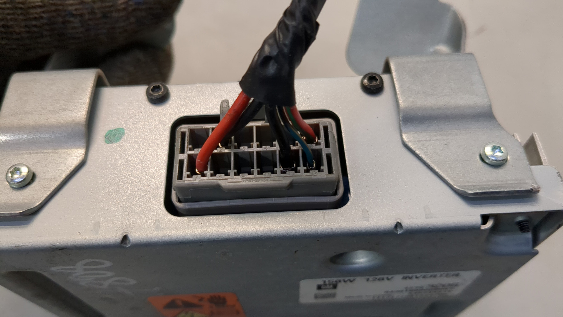 Преобразователь напряжения (адаптер)