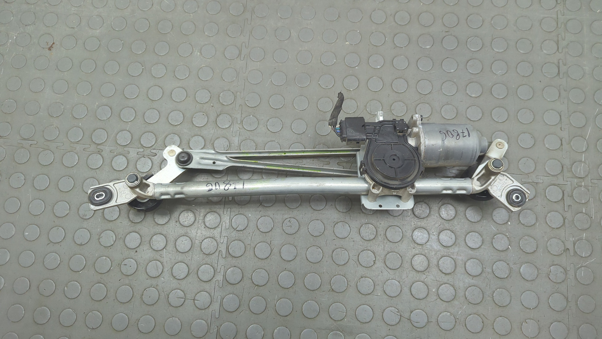 Трапеция стеклоочистителей