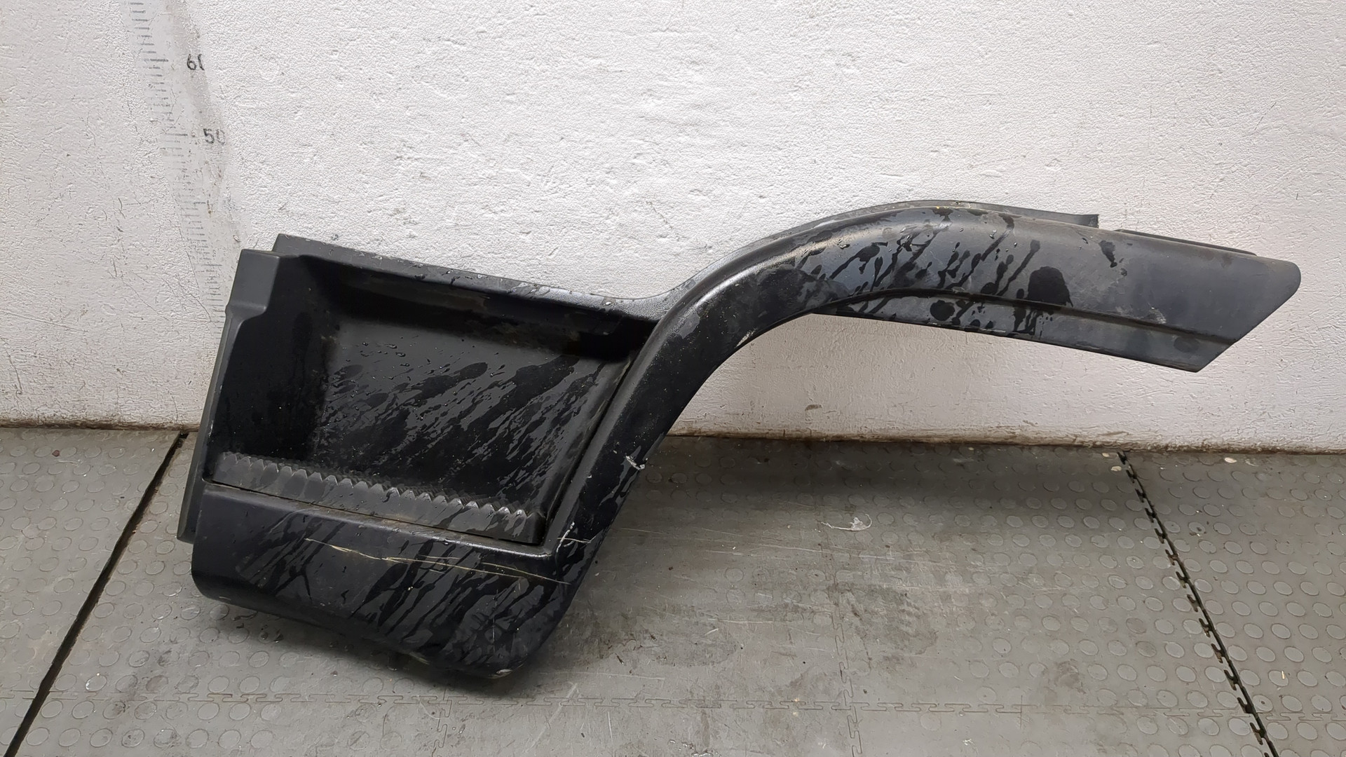 Подножка левая