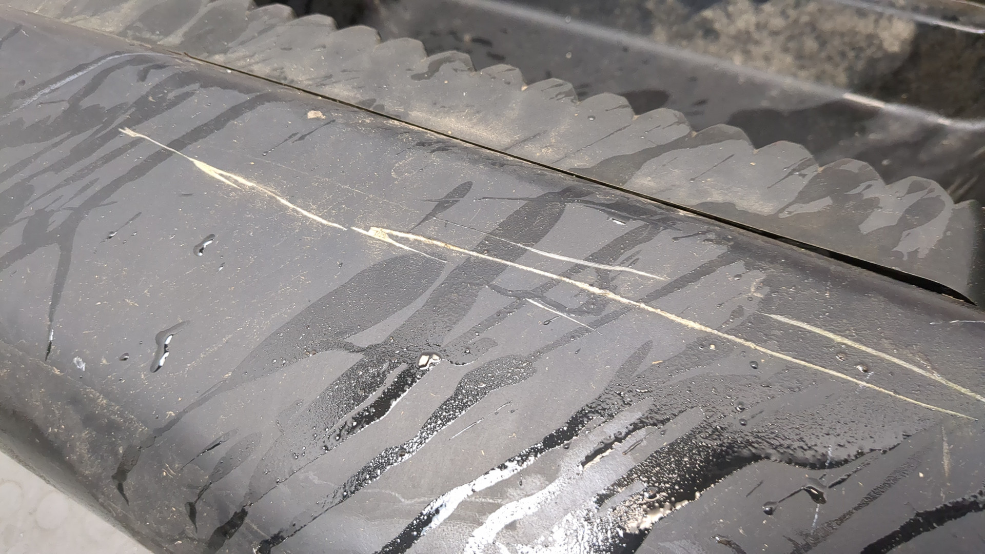 Подножка левая