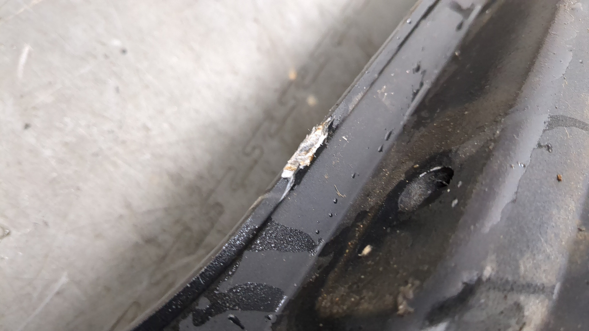 Подножка левая