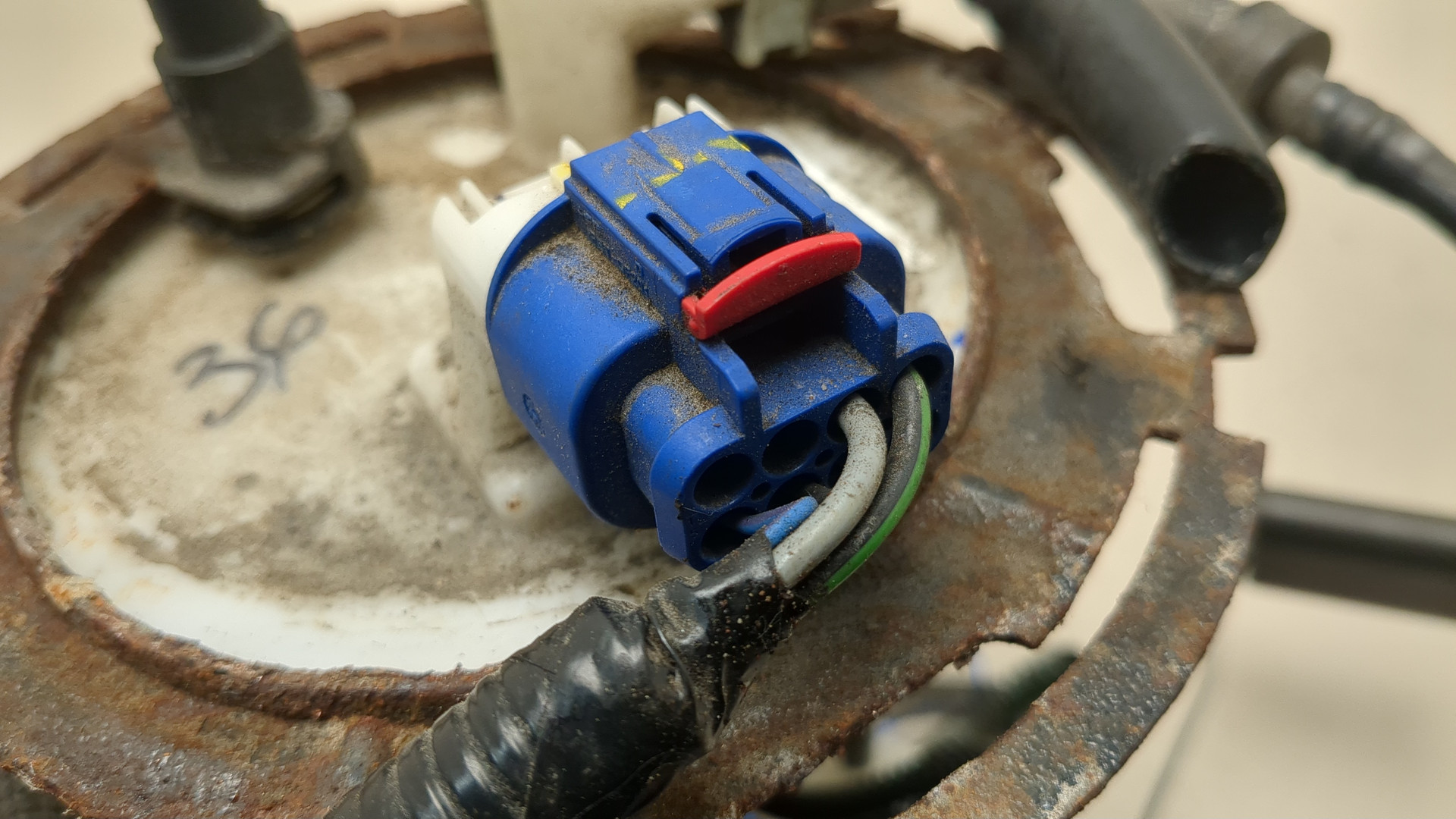 Насос топливный электрический