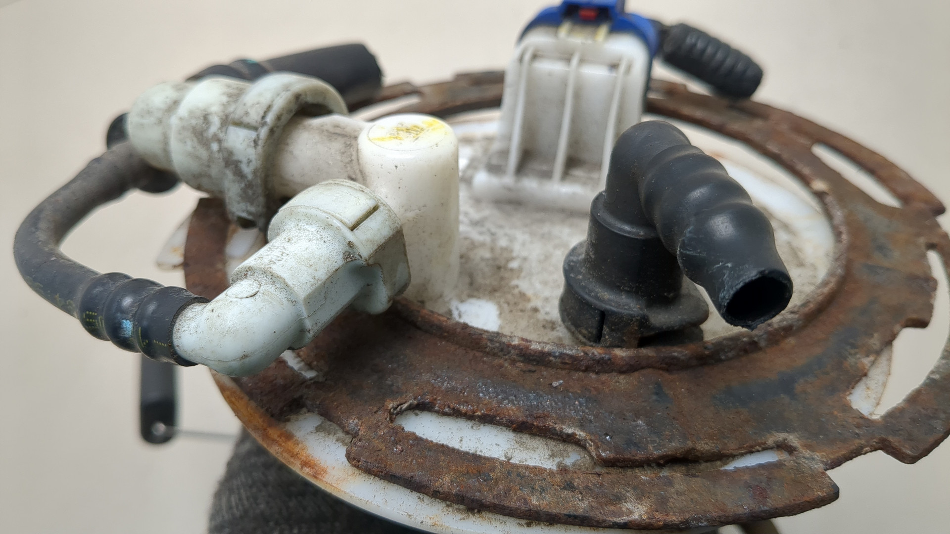 Насос топливный электрический