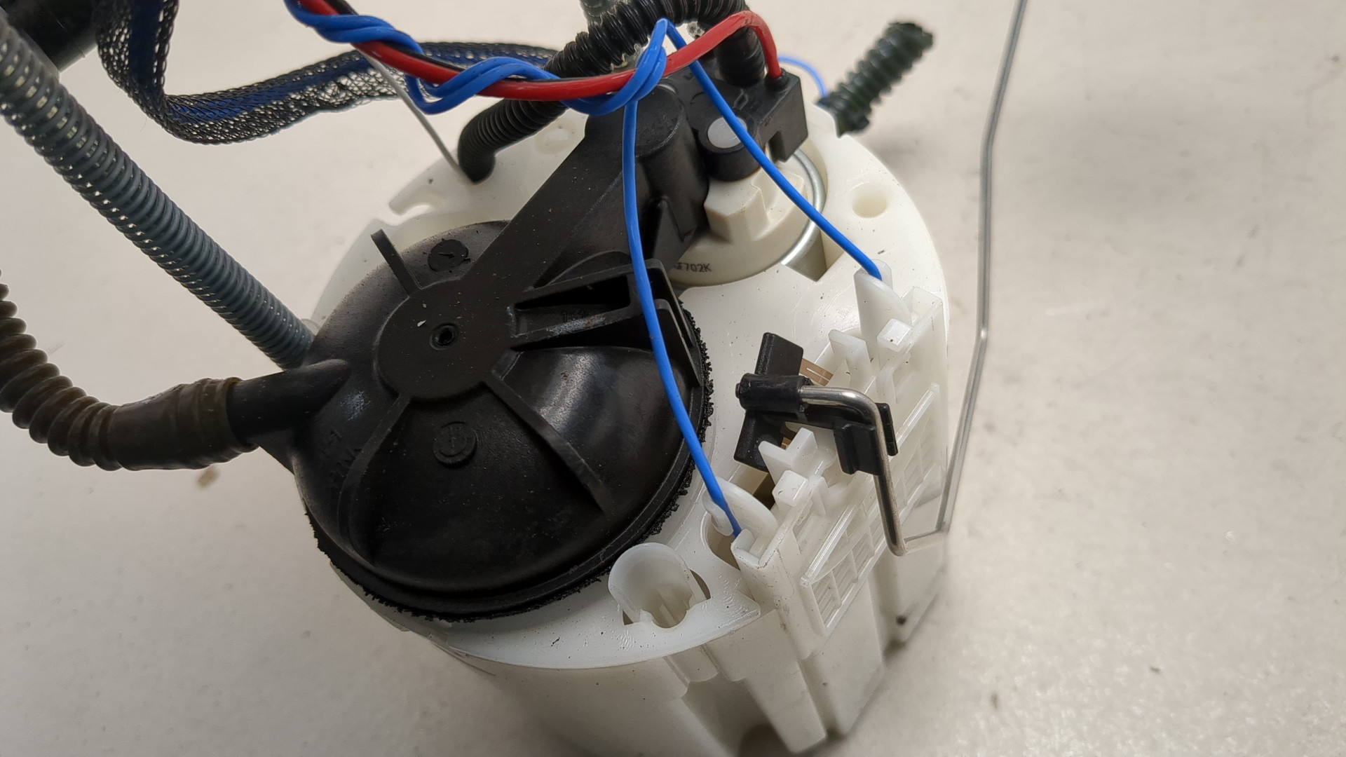 Насос топливный электрический