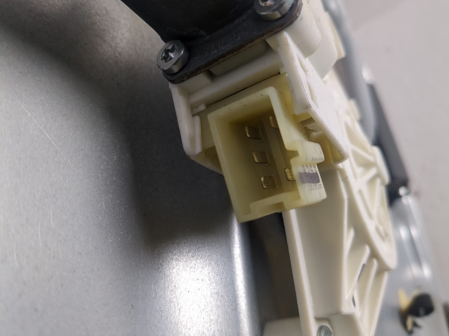 Стеклоподъемник электр. передний левый