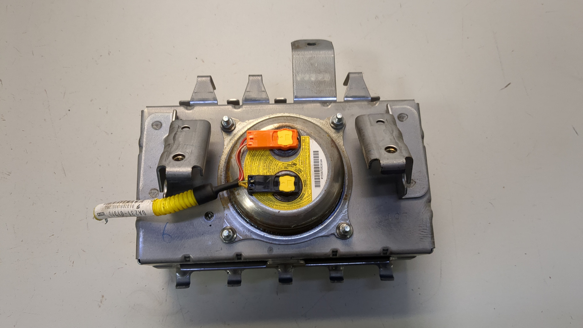 Подушка безопасности пассажирская (в торпедо)