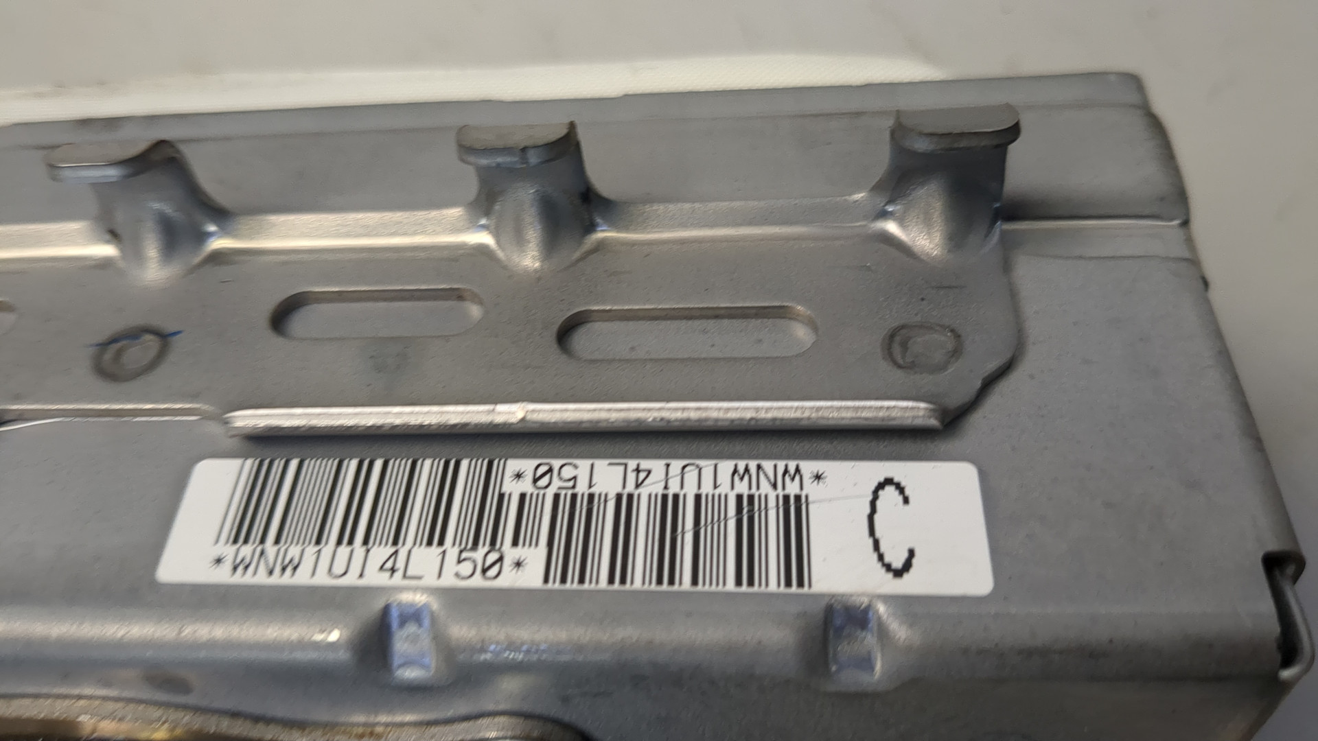 Подушка безопасности пассажирская (в торпедо)