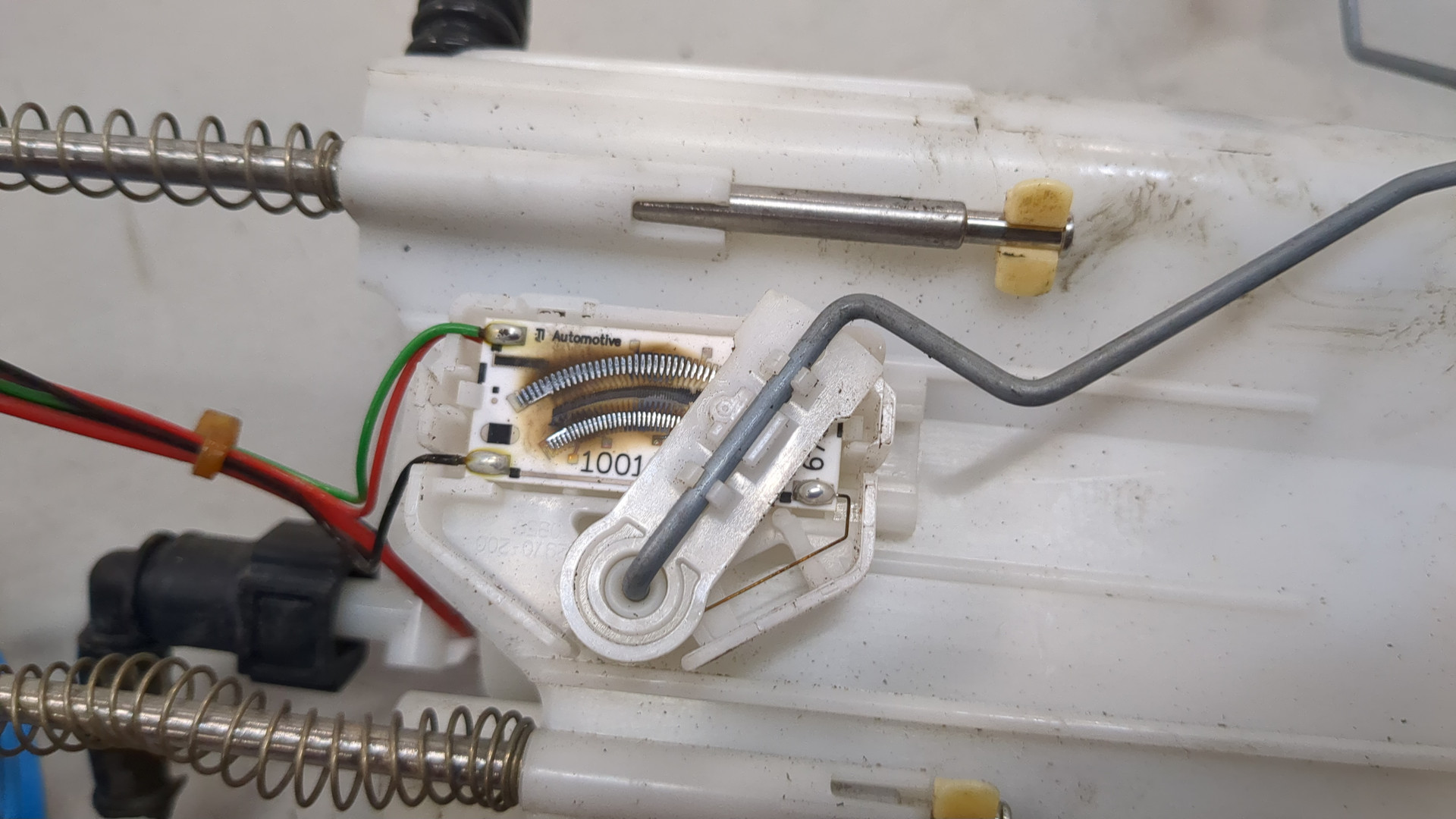 Насос топливный электрический