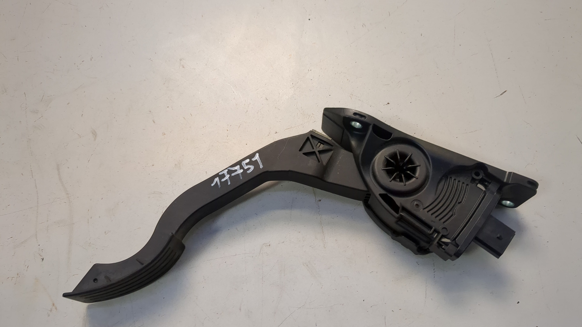 Педаль газа