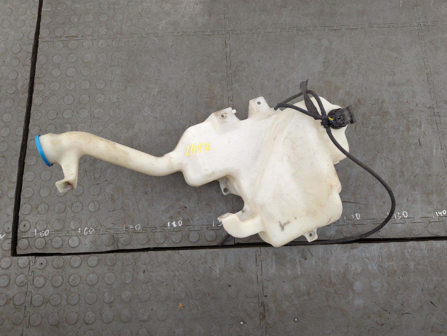 Бачок омывателя лобового стекла