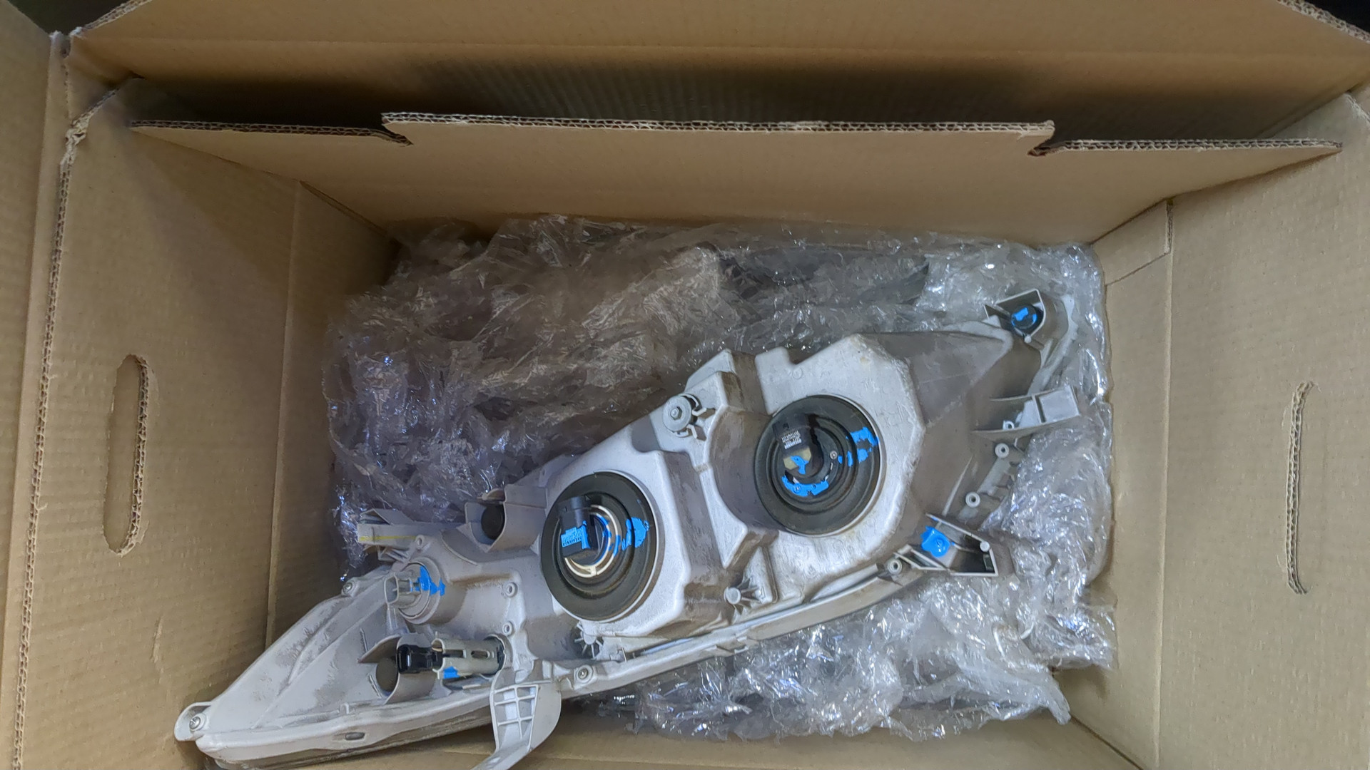 Фара правая