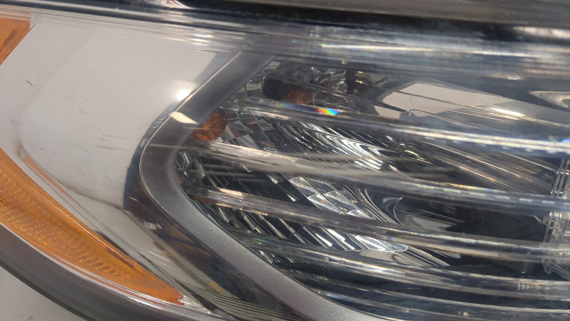 Фара правая