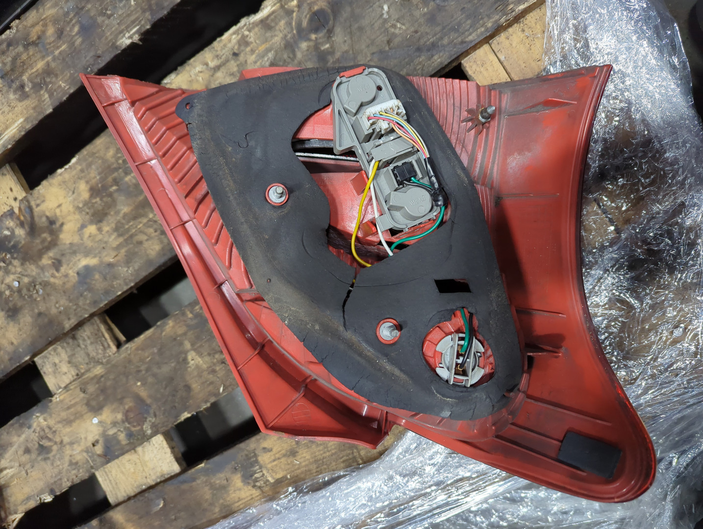 Фонарь задний правый