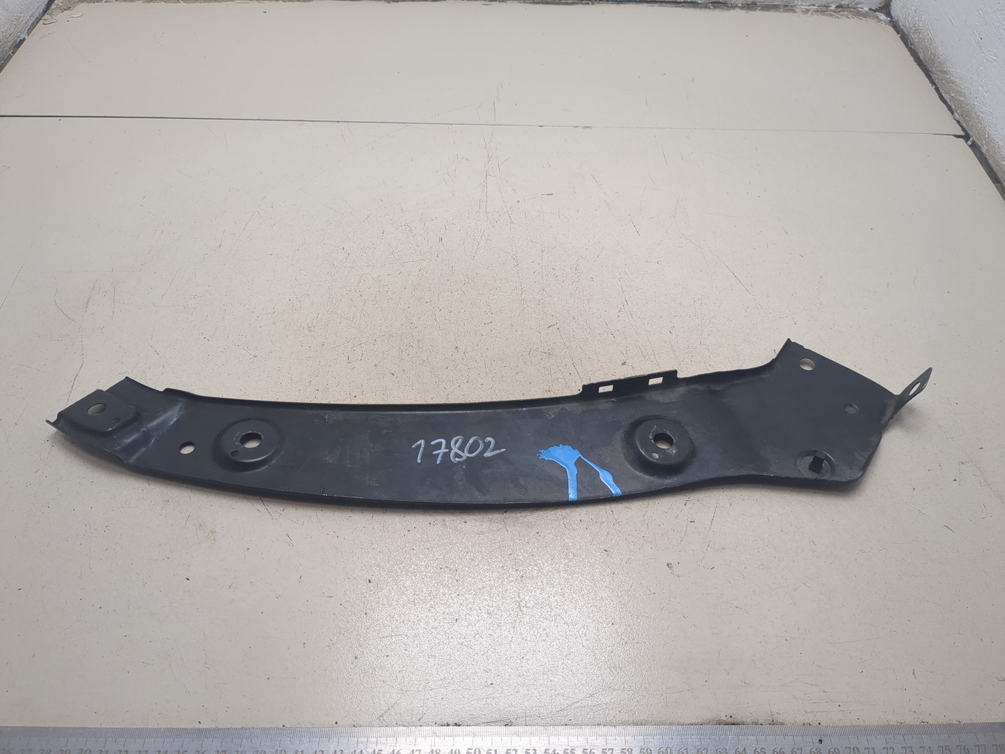 Кронштейн фар левый