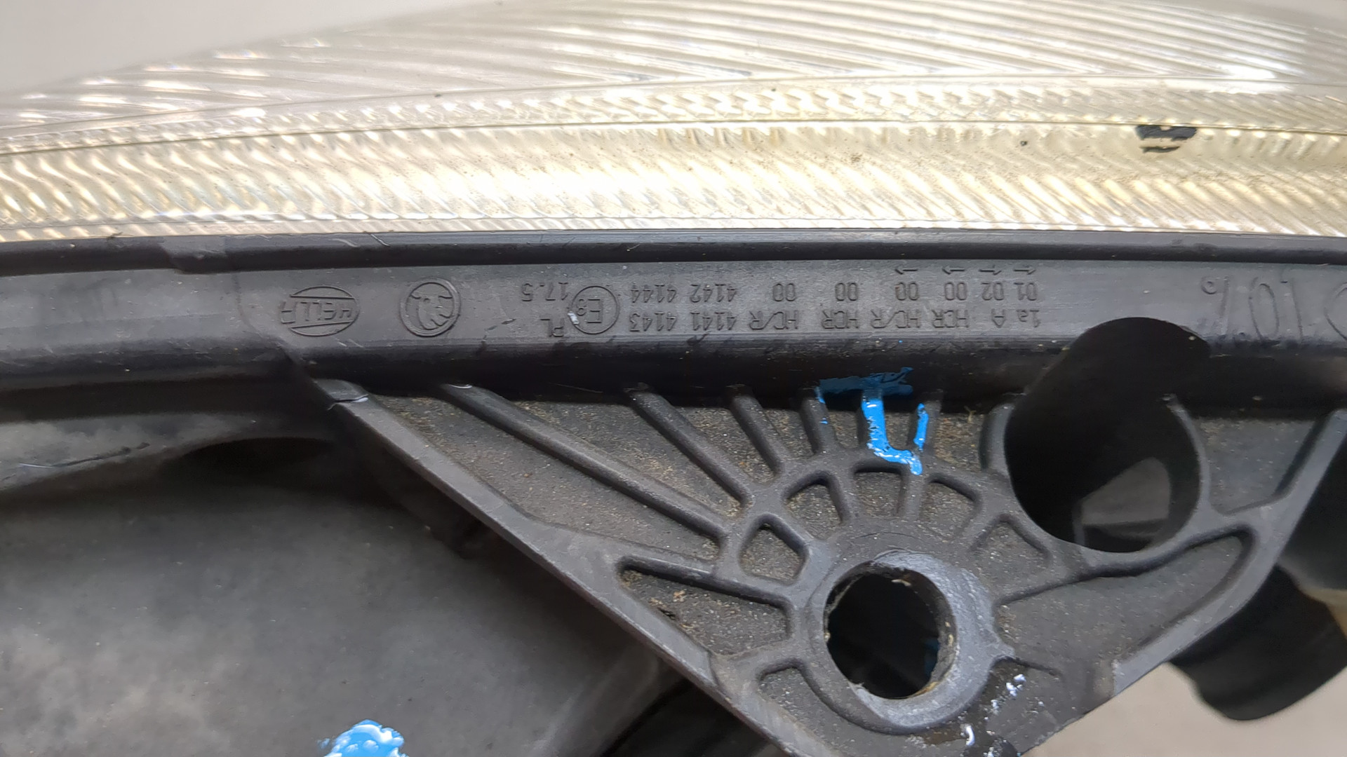 Фара правая