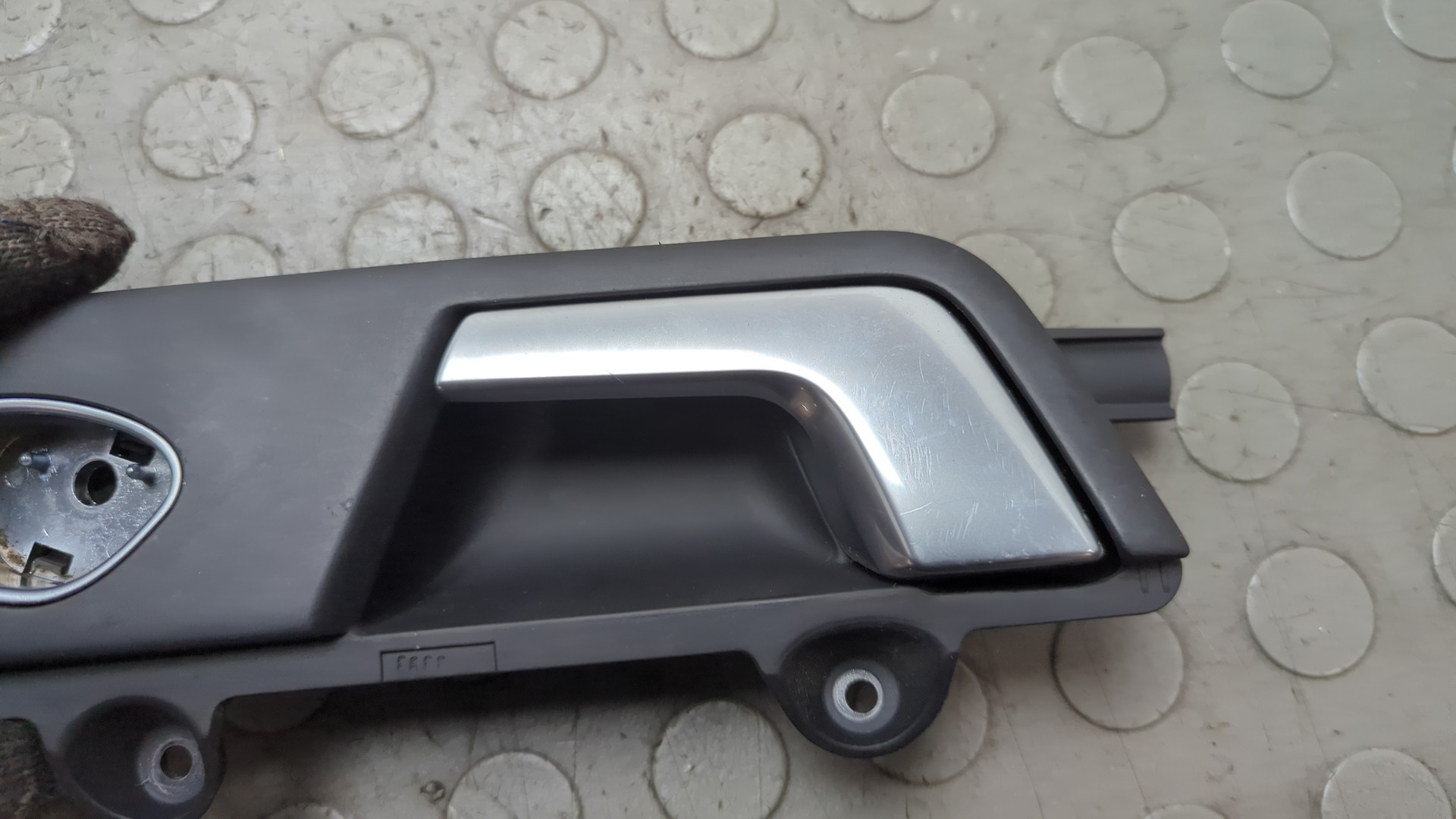 Ручка двери передней внутренняя левая