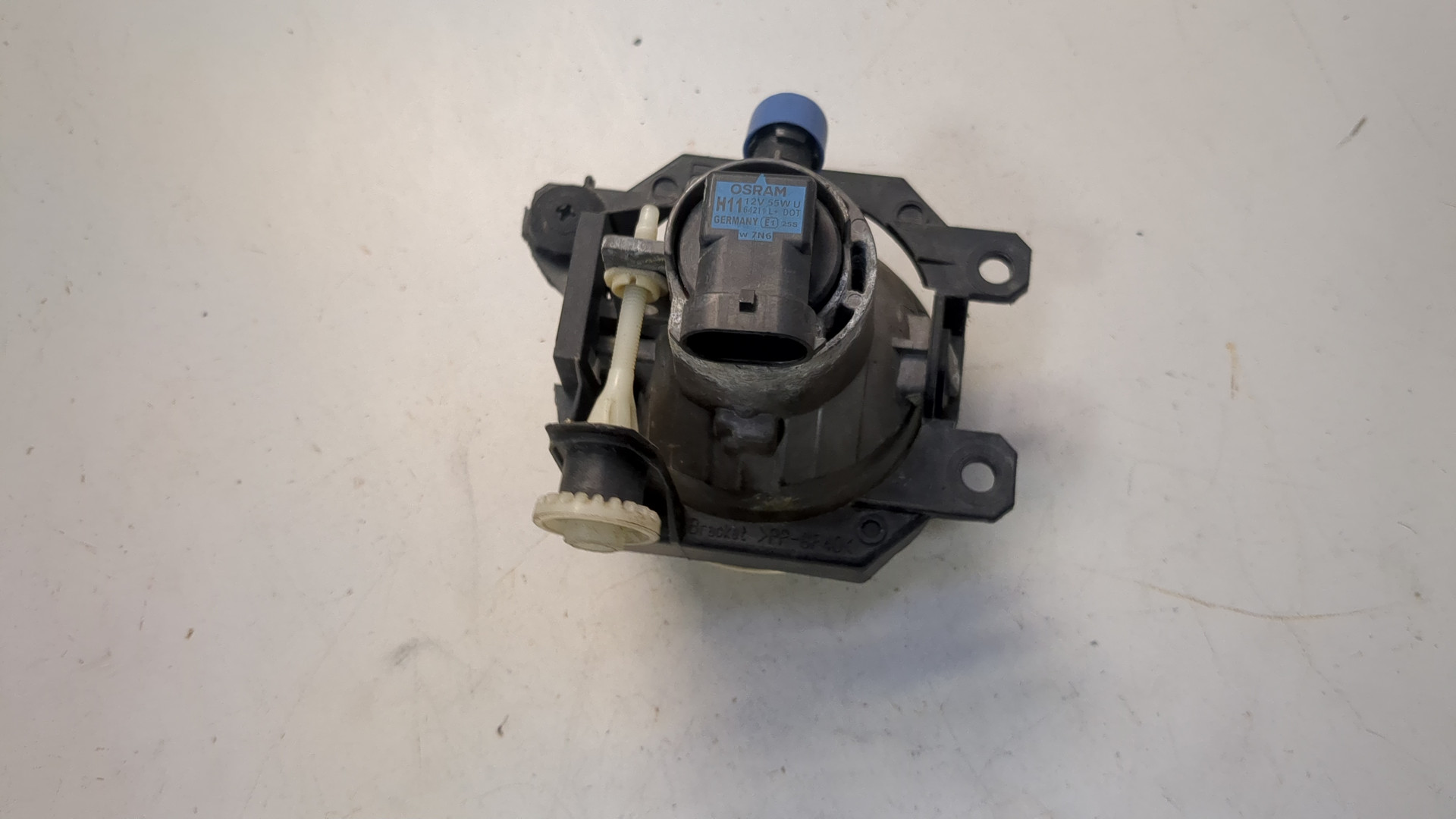 Фара противотуманная правая