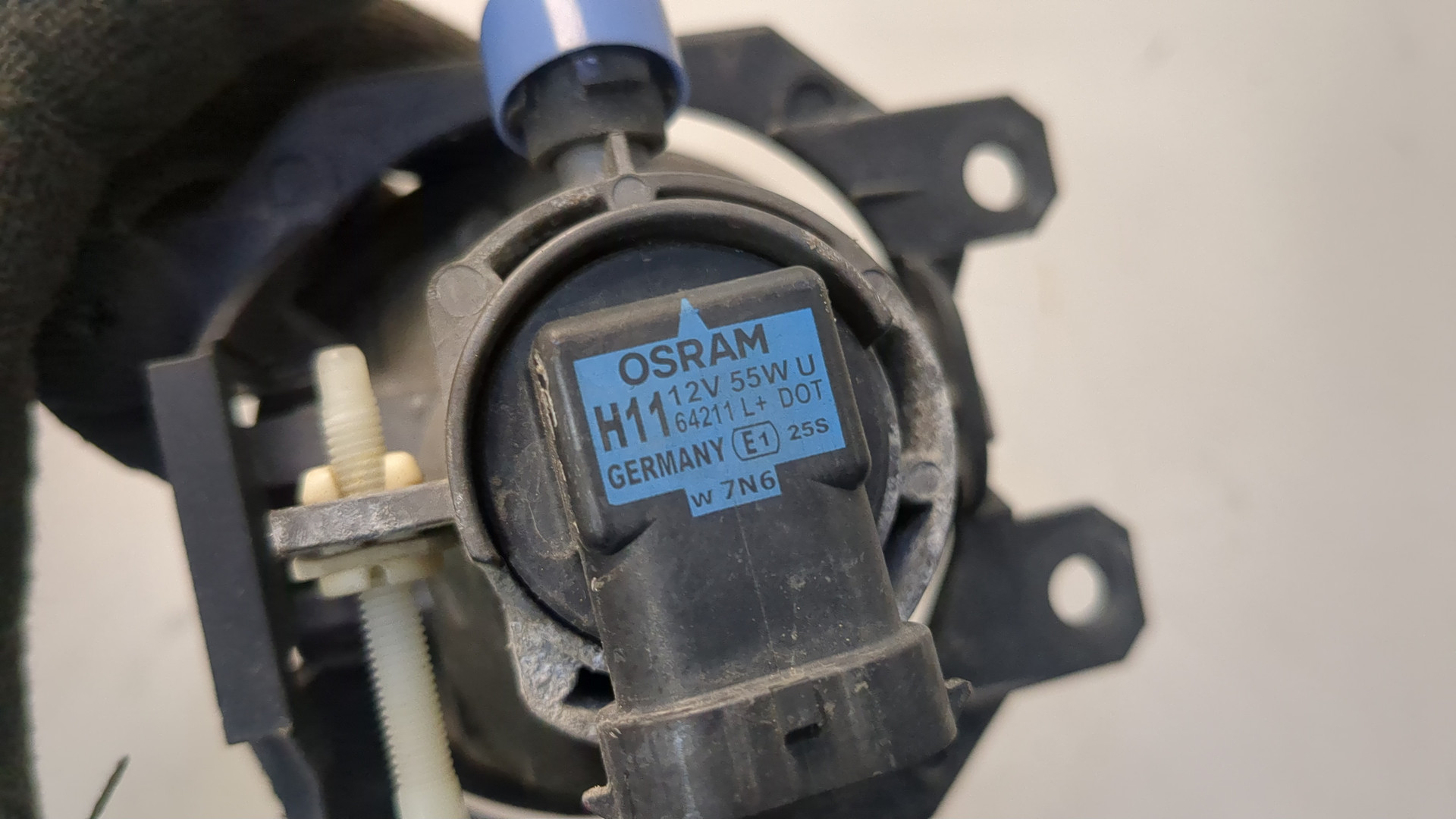 Фара противотуманная правая