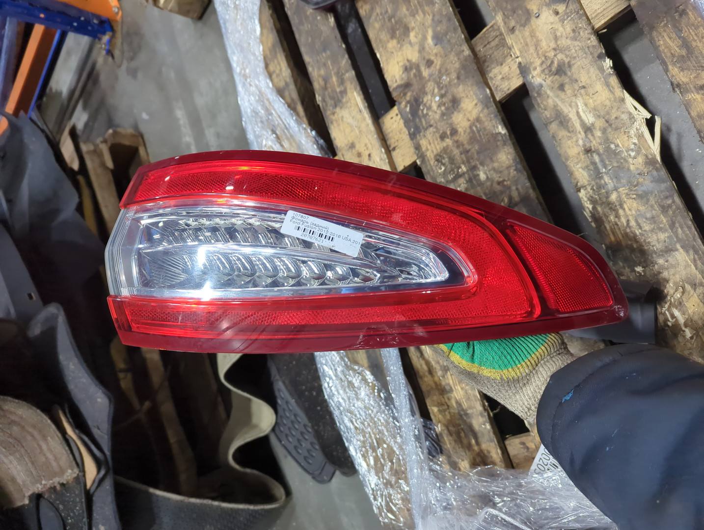 Фонарь задний левый