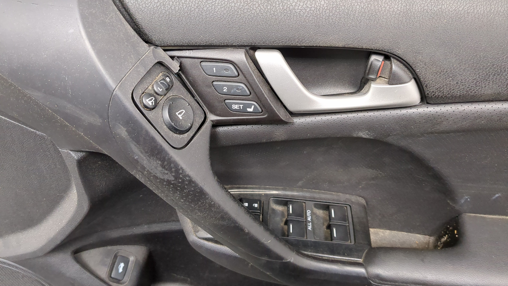 Дверь передняя правая