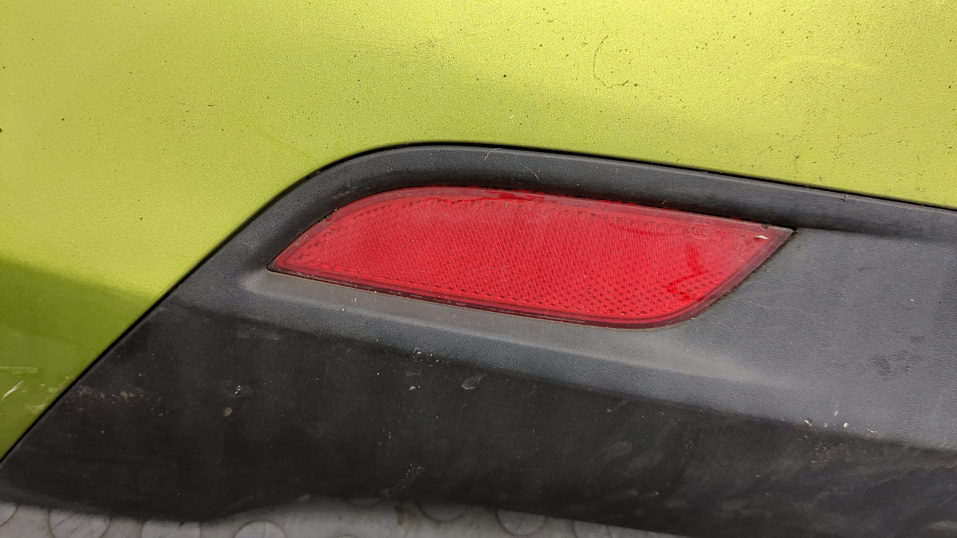 Бампер задний